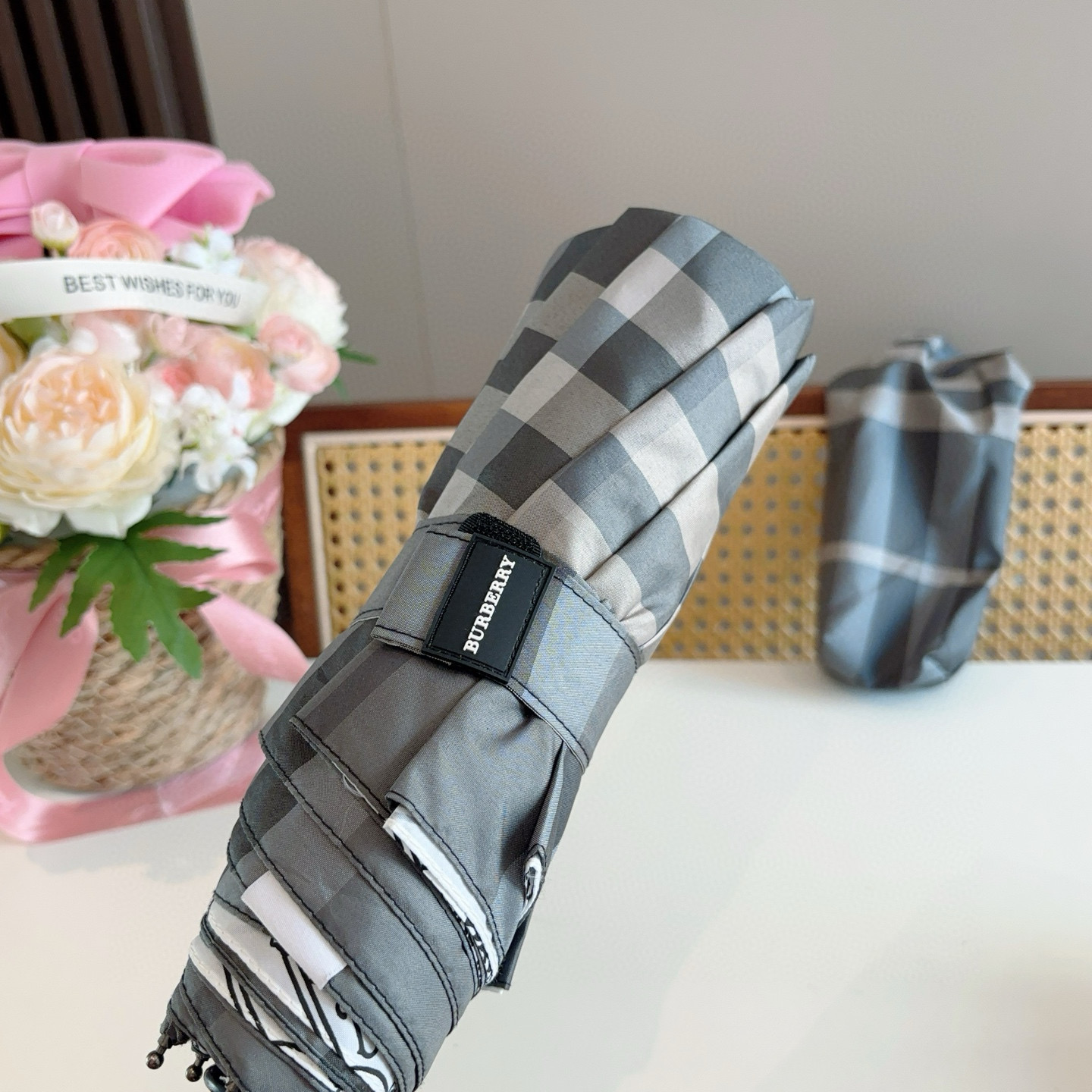  BURBERRY（巴宝莉） 三折自动折叠晴雨伞 年度巅峰之作 经典 高雅 时髦 这就是被称为英国BUR