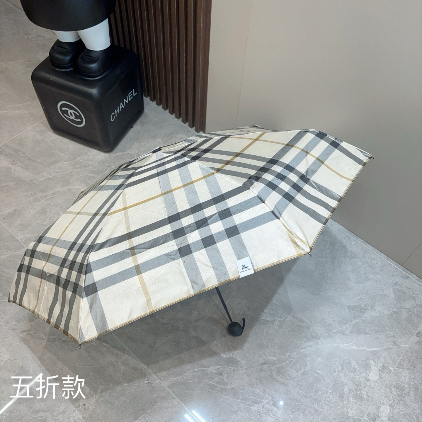  BURBERRY（巴宝莉）经典格纹 五折手动折叠晴雨伞 选用台湾进口UV防紫外线伞布 原单代工级品质 