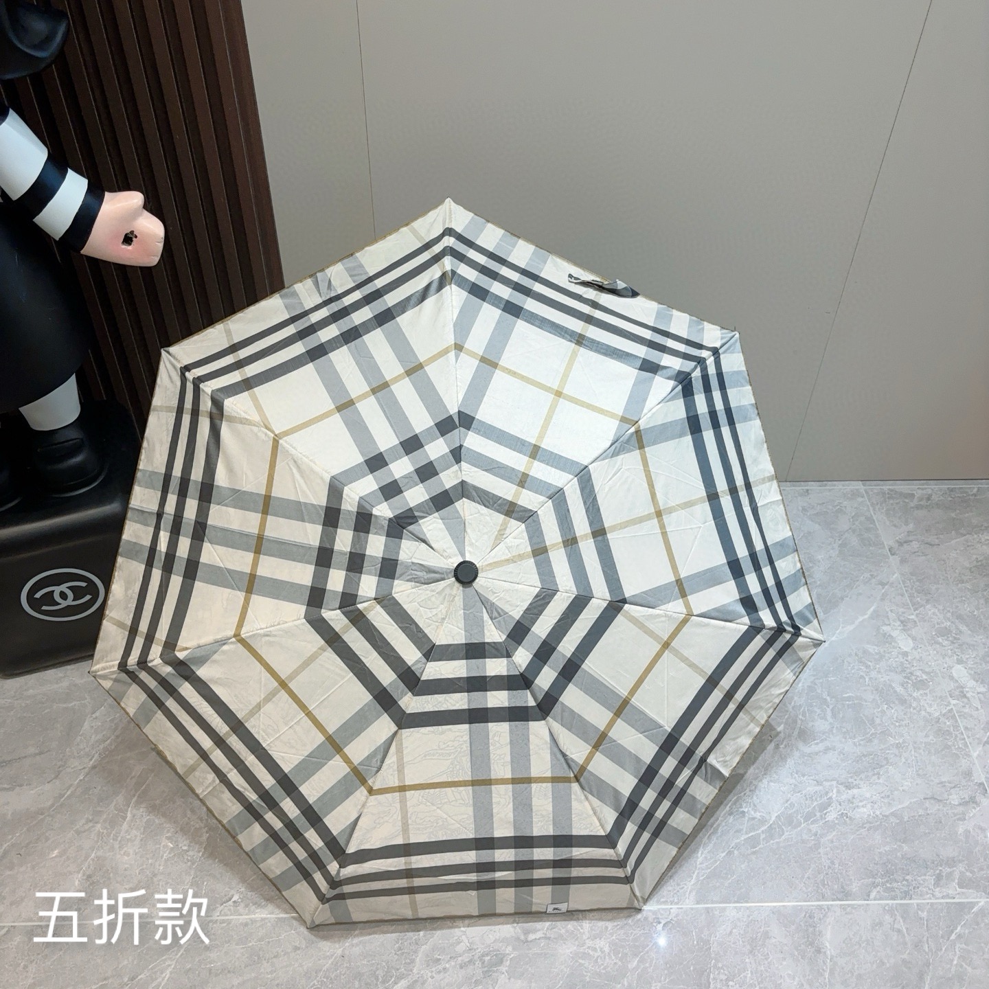  BURBERRY（巴宝莉）经典格纹 五折手动折叠晴雨伞 选用台湾进口UV防紫外线伞布 原单代工级品质 