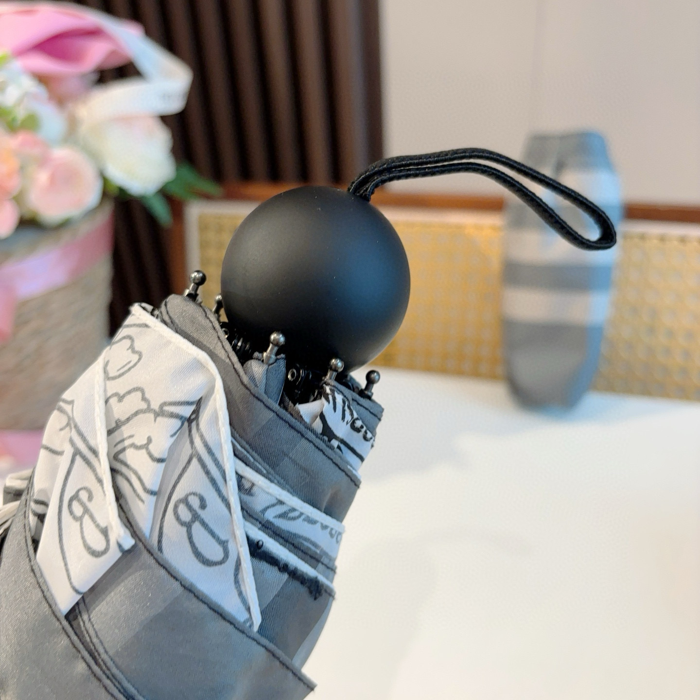  BURBERRY（巴宝莉）经典格纹 五折手动折叠晴雨伞 选用台湾进口UV防紫外线伞布 原单代工级品质 