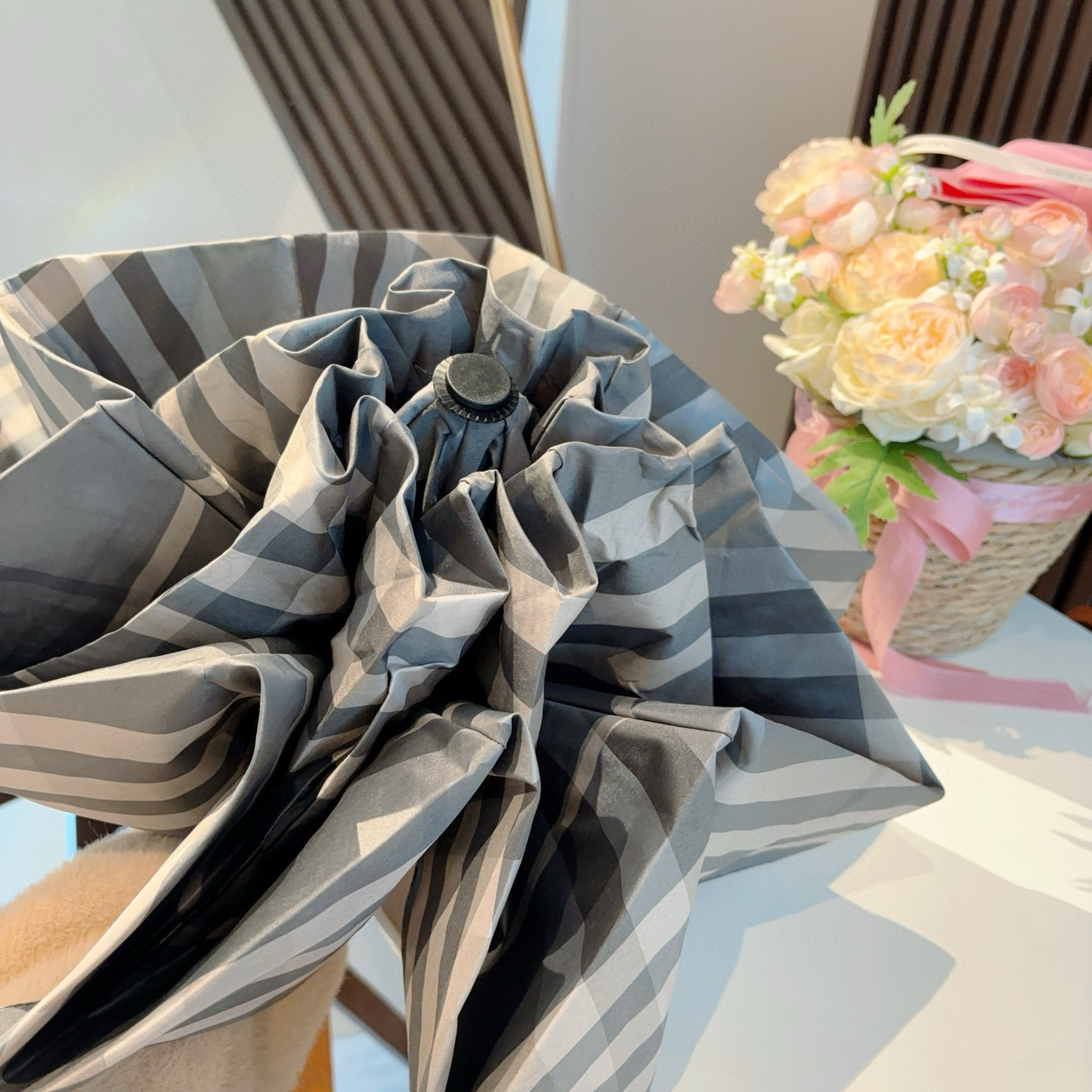  BURBERRY（巴宝莉）经典格纹 五折手动折叠晴雨伞 选用台湾进口UV防紫外线伞布 原单代工级品质 