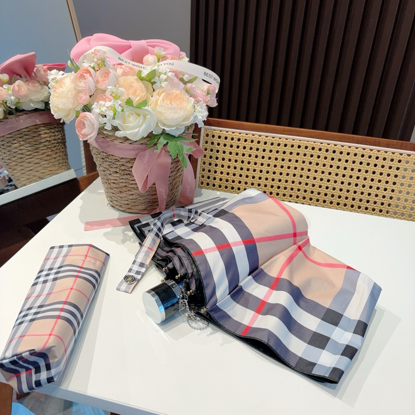  BURBERRY（巴宝莉） 三折自动折叠晴雨伞 年度巅峰之作 经典 高雅 时髦 这就是被称为英国BUR
