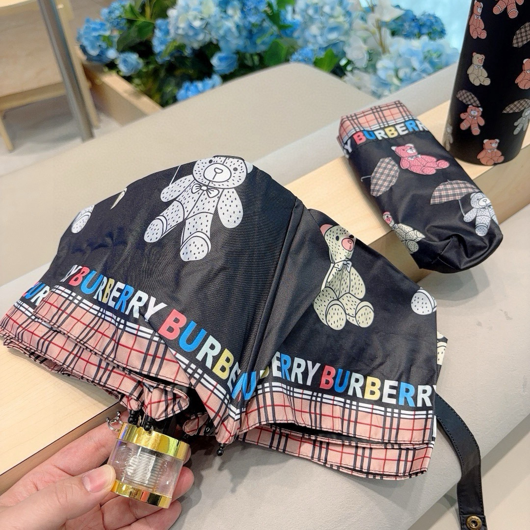  BURBERRY（巴宝莉）水晶柄 五折手动折叠晴雨伞 选用台湾进口UV防紫外线伞布 原单代工级品质  