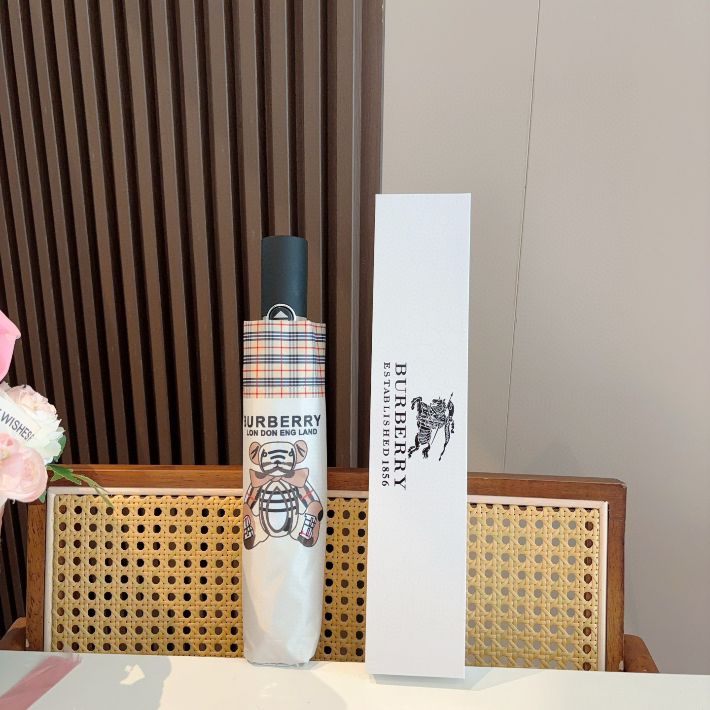  BURBERRY（巴宝莉） 三折自动折叠晴雨伞 年度巅峰之作 经典 高雅 时髦 这就是被称为英国BUR