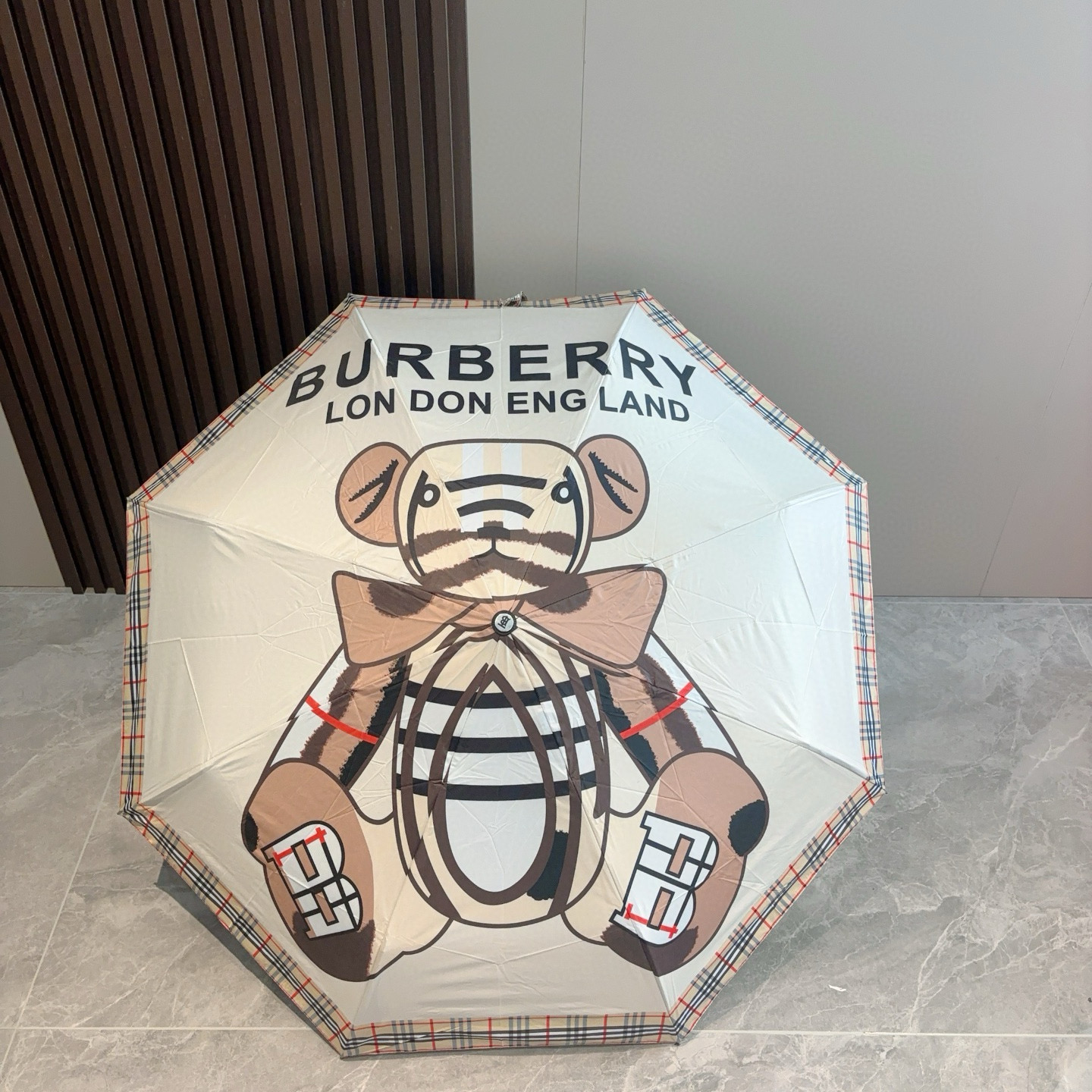 BURBERRY（巴宝莉） 三折自动折叠晴雨伞 年度巅峰之作 经典 高雅 时髦 这就是被称为英国BUR