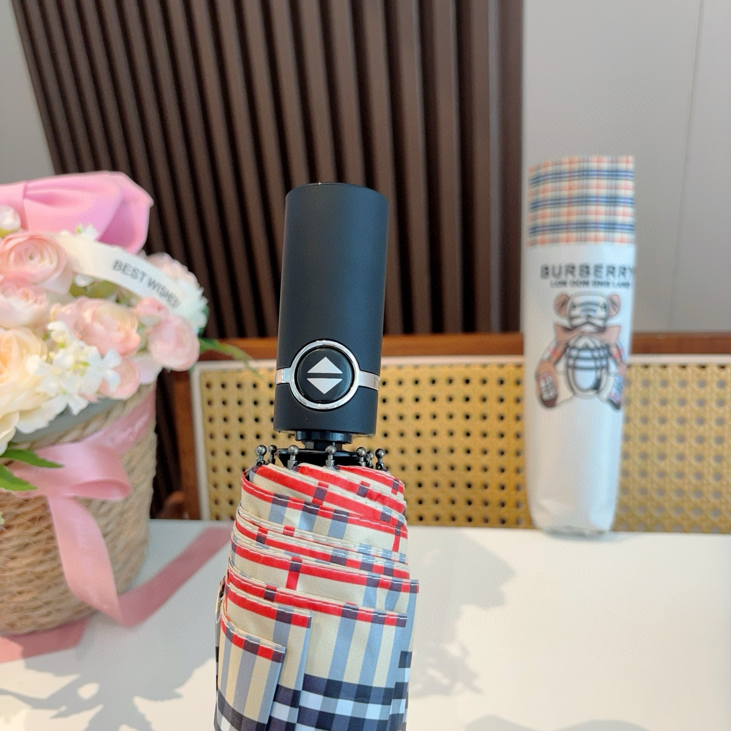 BURBERRY（巴宝莉） 三折自动折叠晴雨伞 年度巅峰之作 经典 高雅 时髦 这就是被称为英国BUR
