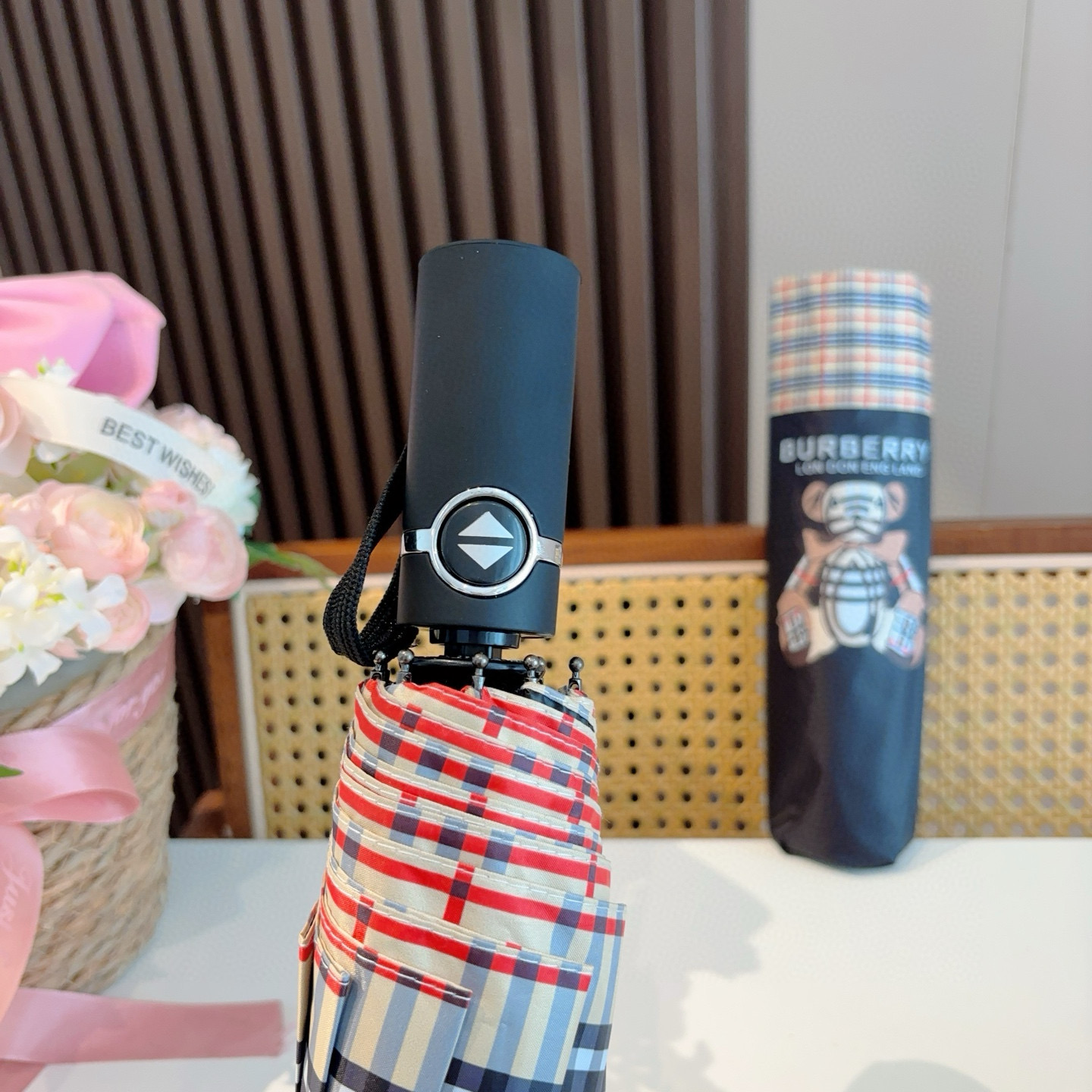  BURBERRY（巴宝莉） 三折自动折叠晴雨伞 年度巅峰之作 经典 高雅 时髦 这就是被称为英国BUR
