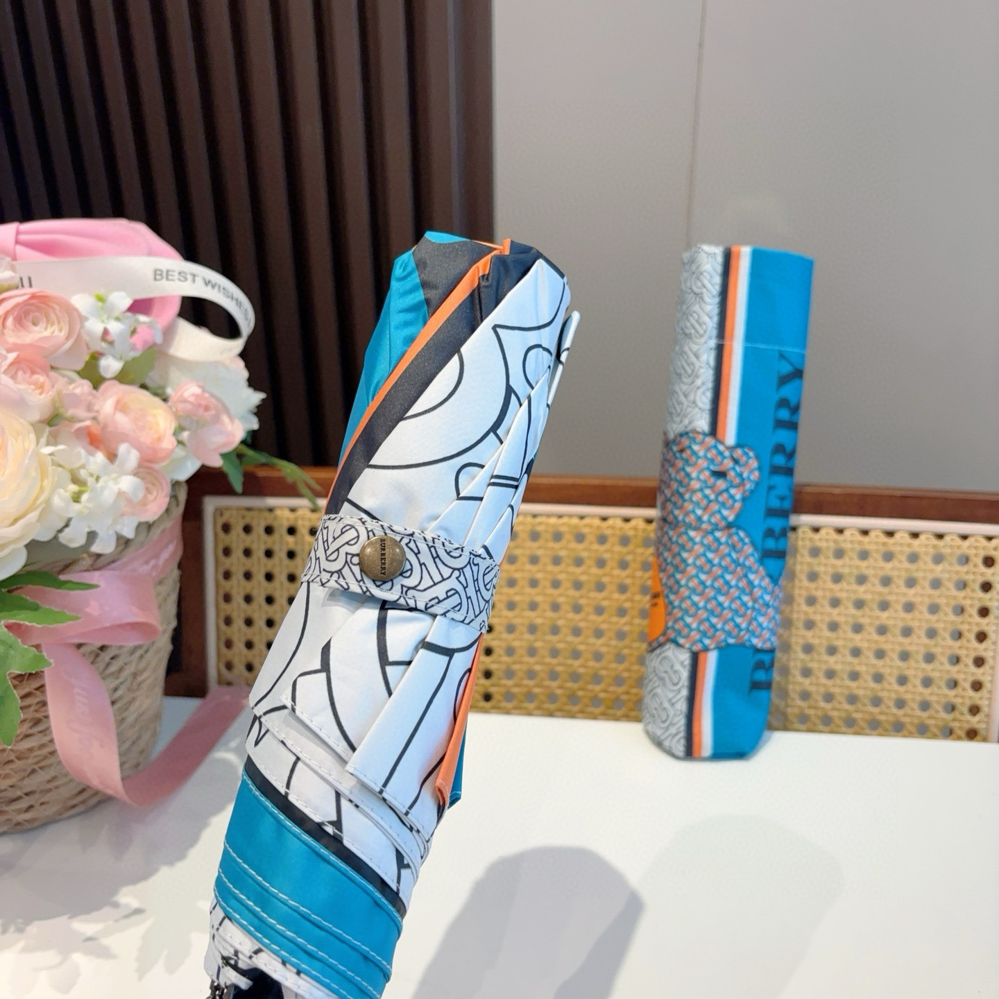  BURBERRY（巴宝莉） 三折自动折叠晴雨伞 年度巅峰之作 经典 高雅 时髦 这就是被称为英国BUR
