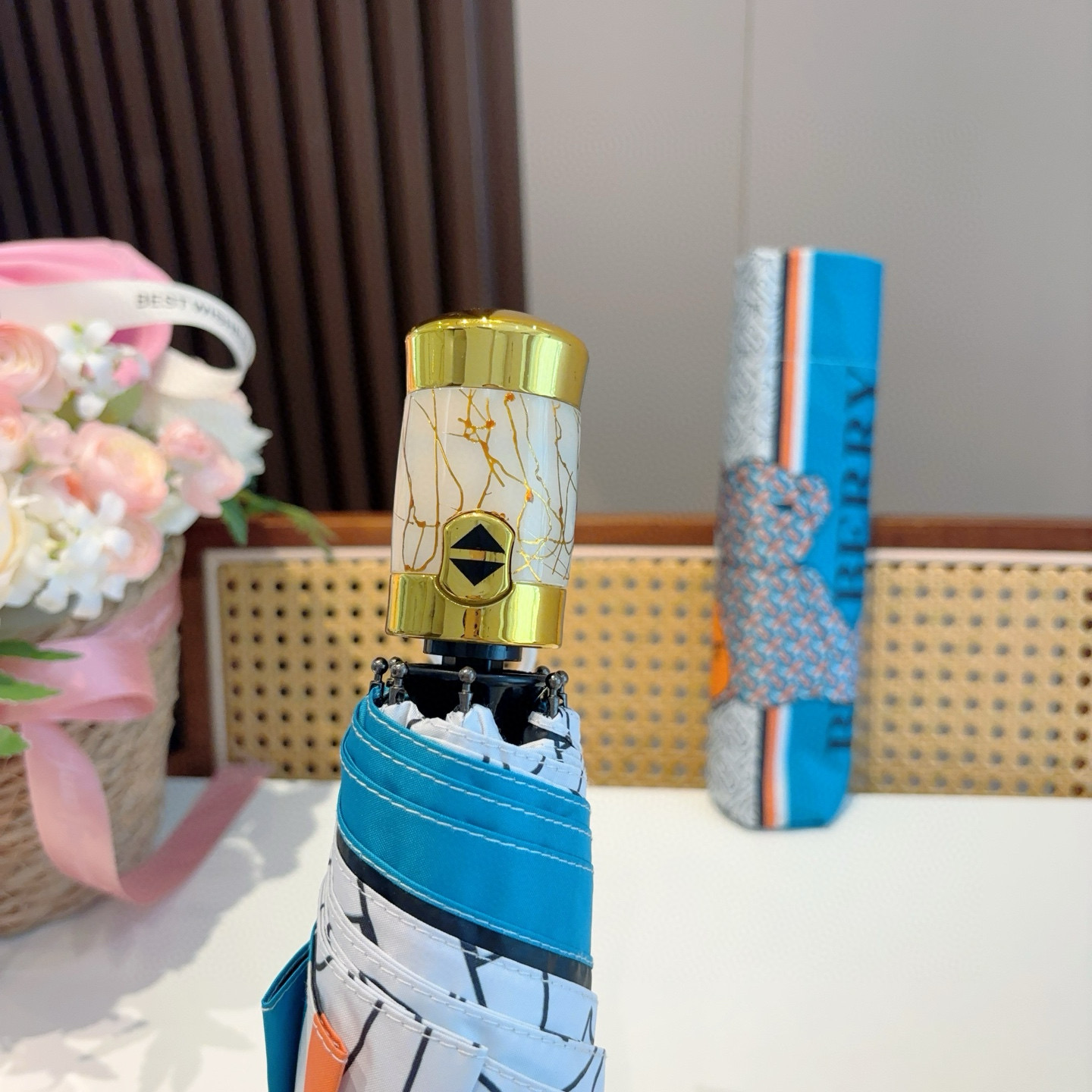  BURBERRY（巴宝莉） 三折自动折叠晴雨伞 年度巅峰之作 经典 高雅 时髦 这就是被称为英国BUR