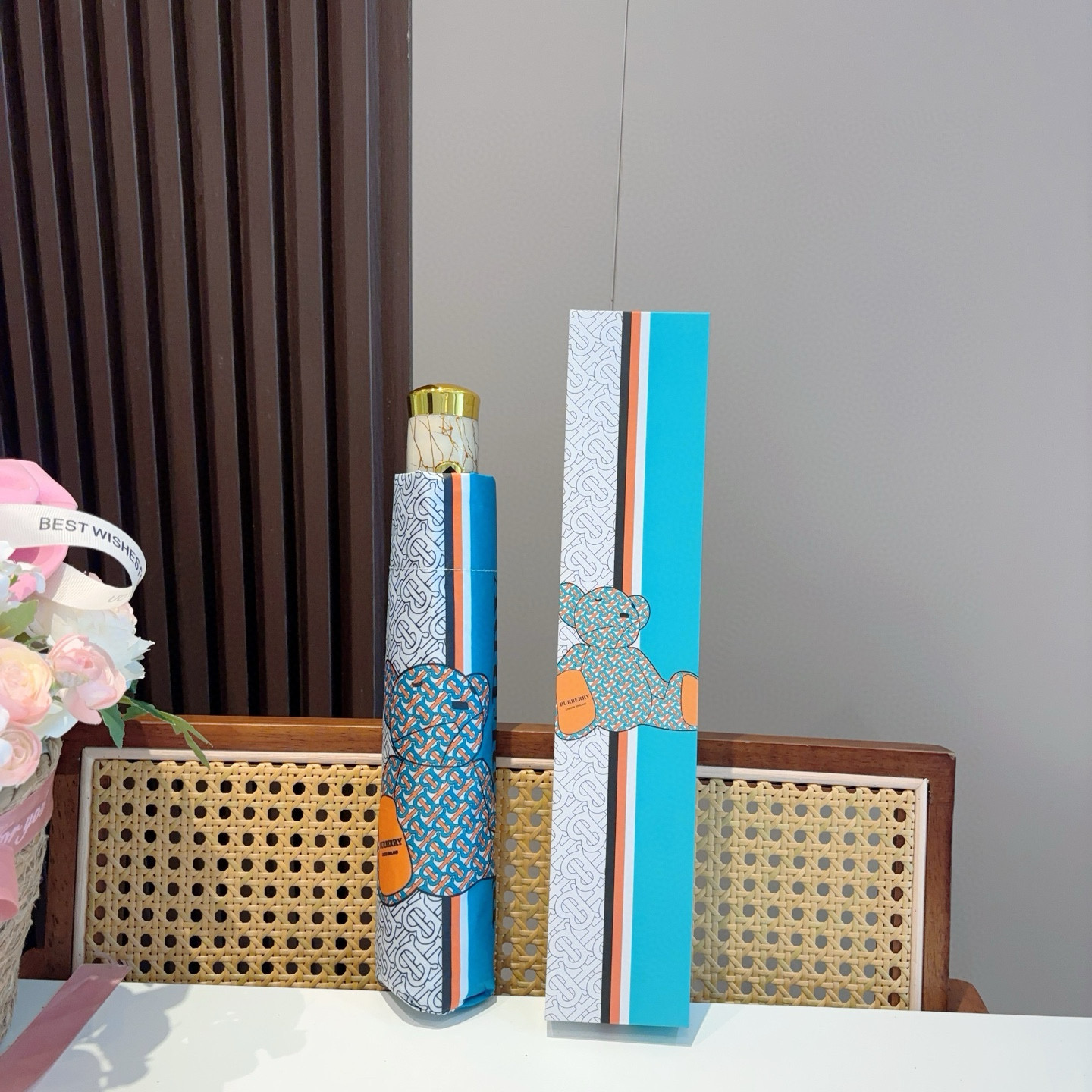  BURBERRY（巴宝莉） 三折自动折叠晴雨伞 年度巅峰之作 经典 高雅 时髦 这就是被称为英国BUR
