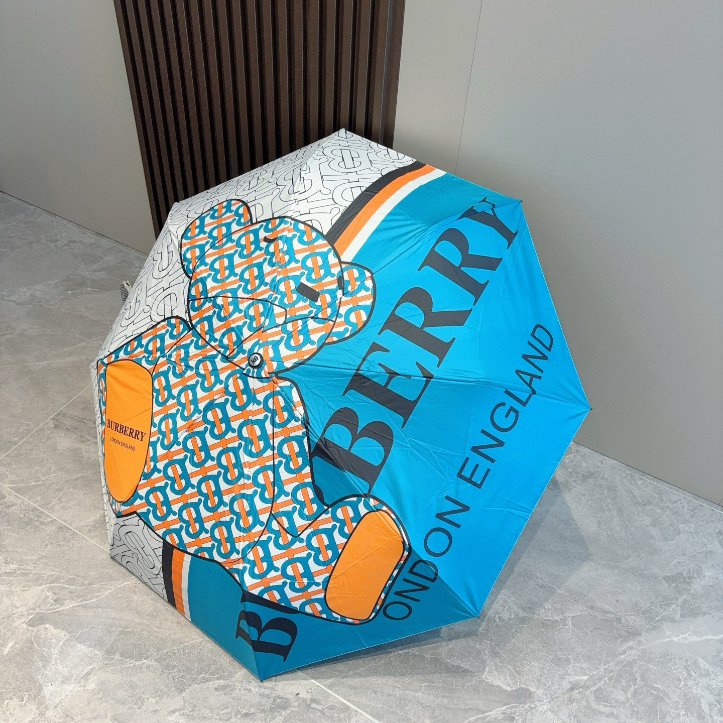  BURBERRY（巴宝莉） 三折自动折叠晴雨伞 年度巅峰之作 经典 高雅 时髦 这就是被称为英国BUR
