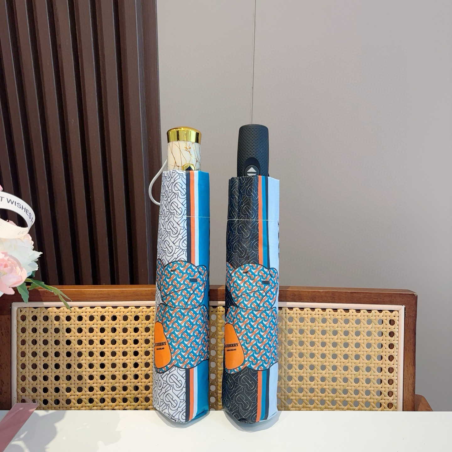  BURBERRY（巴宝莉） 三折自动折叠晴雨伞 年度巅峰之作 经典 高雅 时髦 这就是被称为英国BUR