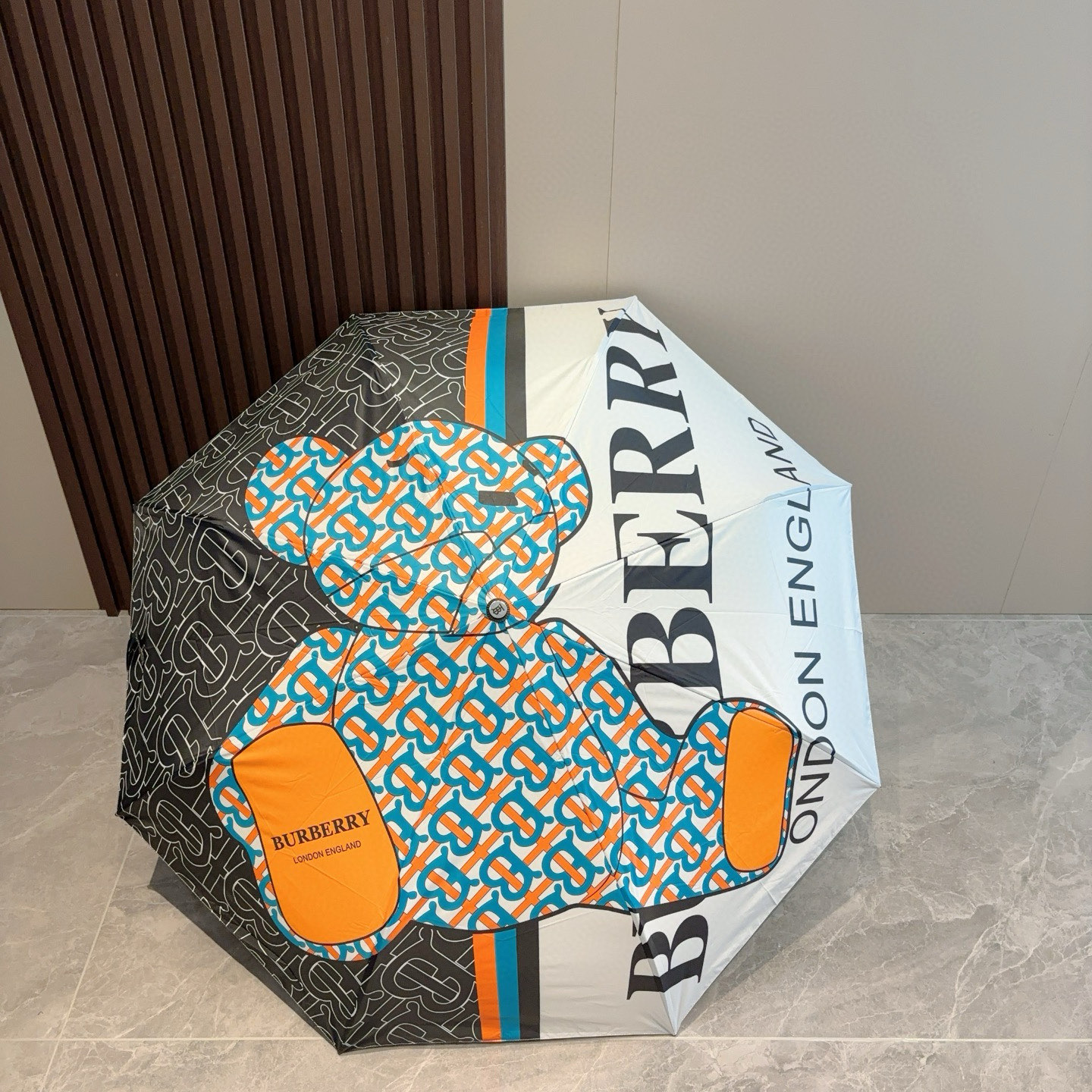  BURBERRY（巴宝莉） 三折自动折叠晴雨伞 年度巅峰之作 经典 高雅 时髦 这就是被称为英国BUR