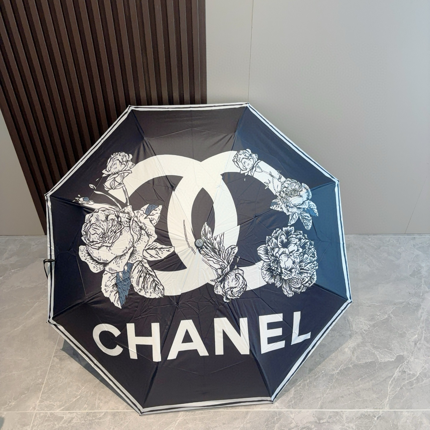  CHANEL（香奈儿） 新款玫瑰花头柄三折自动折叠晴雨伞 选用台湾进口UV防紫外线伞布 原单代工级品