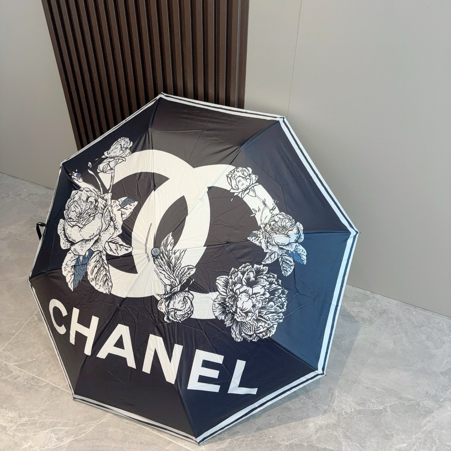   CHANEL（香奈儿） 新款玫瑰花头柄三折自动折叠晴雨伞 选用台湾进口UV防紫外线伞布 原单代工级品