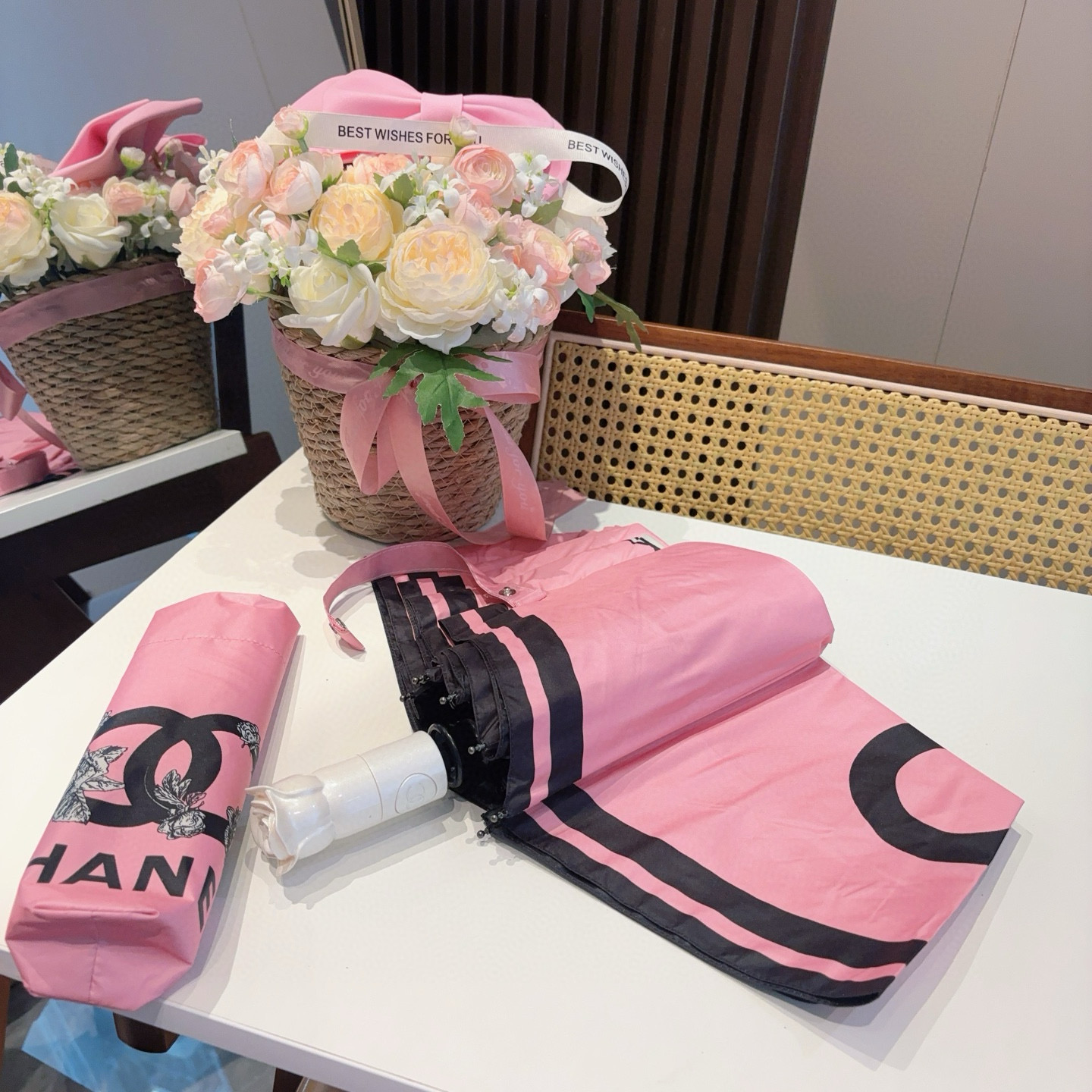   CHANEL（香奈儿） 新款玫瑰花头柄三折自动折叠晴雨伞 选用台湾进口UV防紫外线伞布 原单代工级品