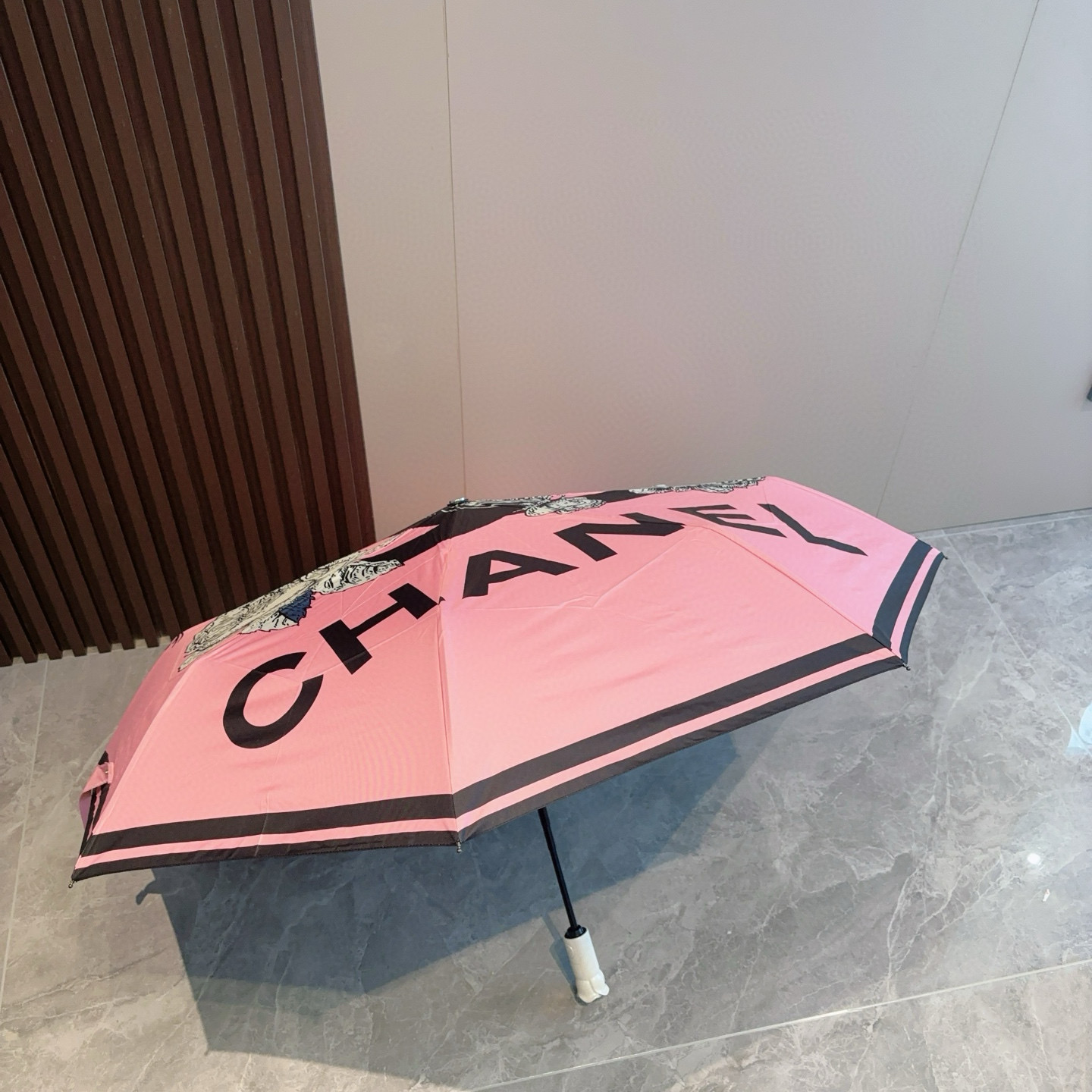   CHANEL（香奈儿） 新款玫瑰花头柄三折自动折叠晴雨伞 选用台湾进口UV防紫外线伞布 原单代工级品
