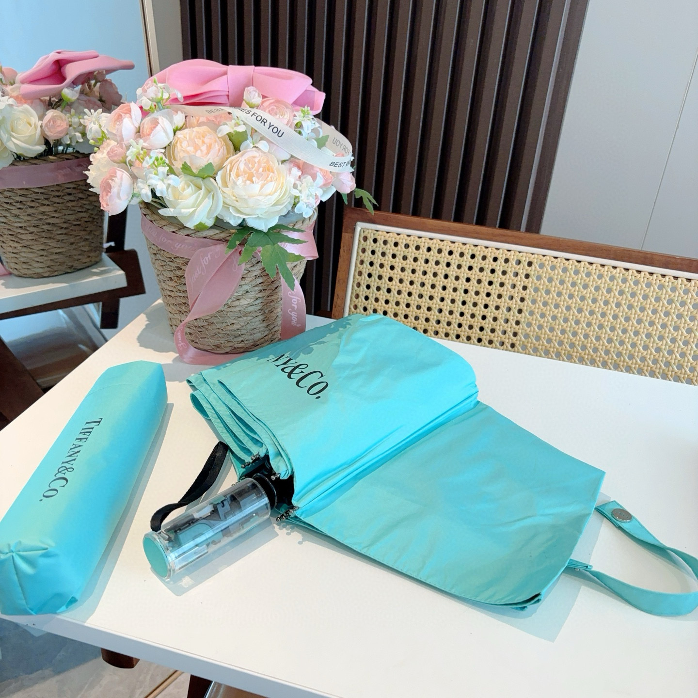 Tiffany蒂芙尼 透明手柄三折自动折叠晴雨伞 火爆来袭 夏日里的小清新 高效阻隔紫外线涂层 有伞随行