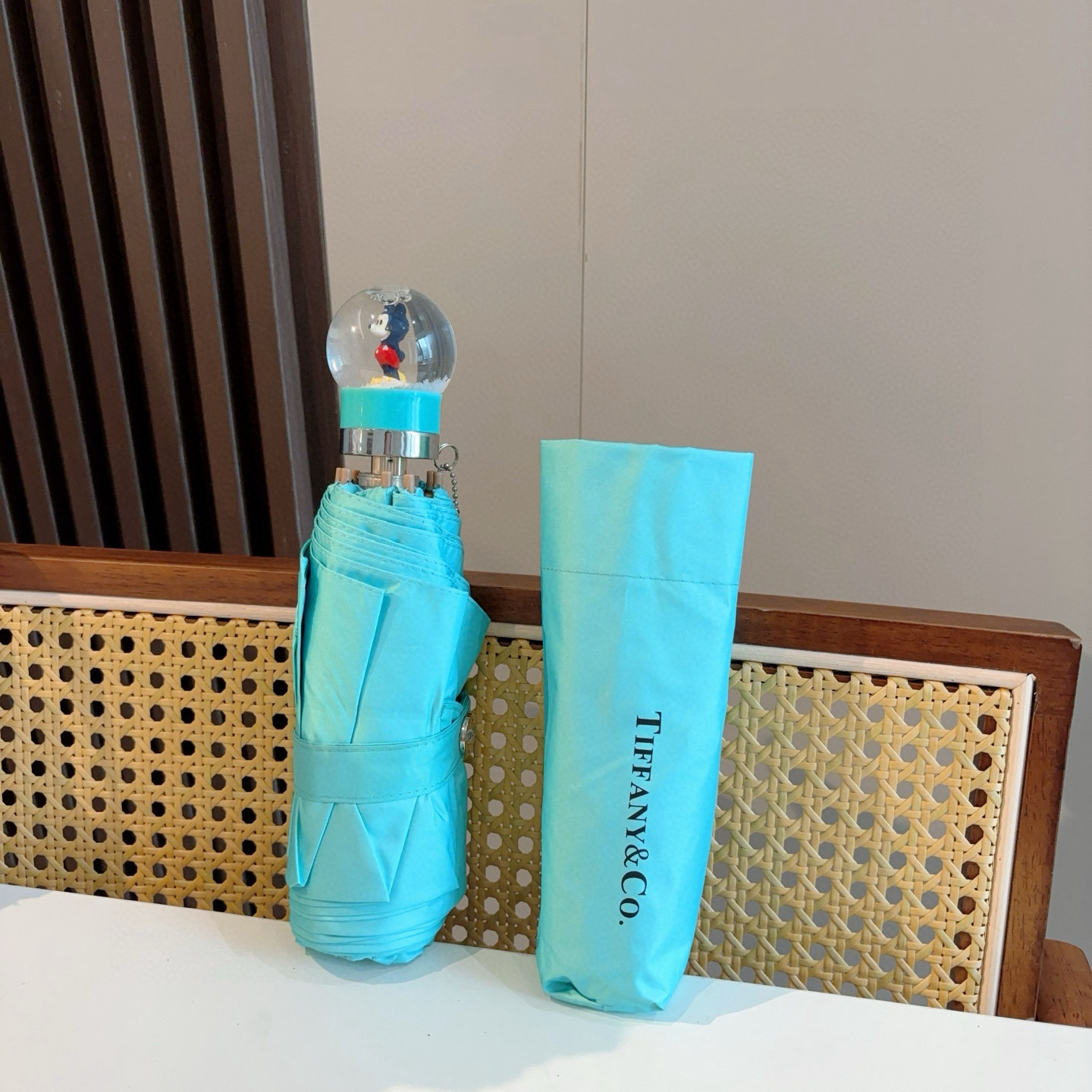  Tiffany蒂芙尼 米奇手柄 五折手开折叠晴雨伞 新款火爆来袭 夏日里的小清新 高效阻隔紫外线涂层 