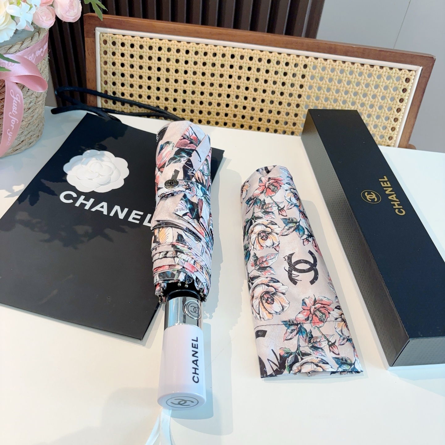  CHANEL香奈儿 三折自动折叠晴雨伞  时尚原单代工品质 细节精致 看得见的品质 打破一成不变 色泽