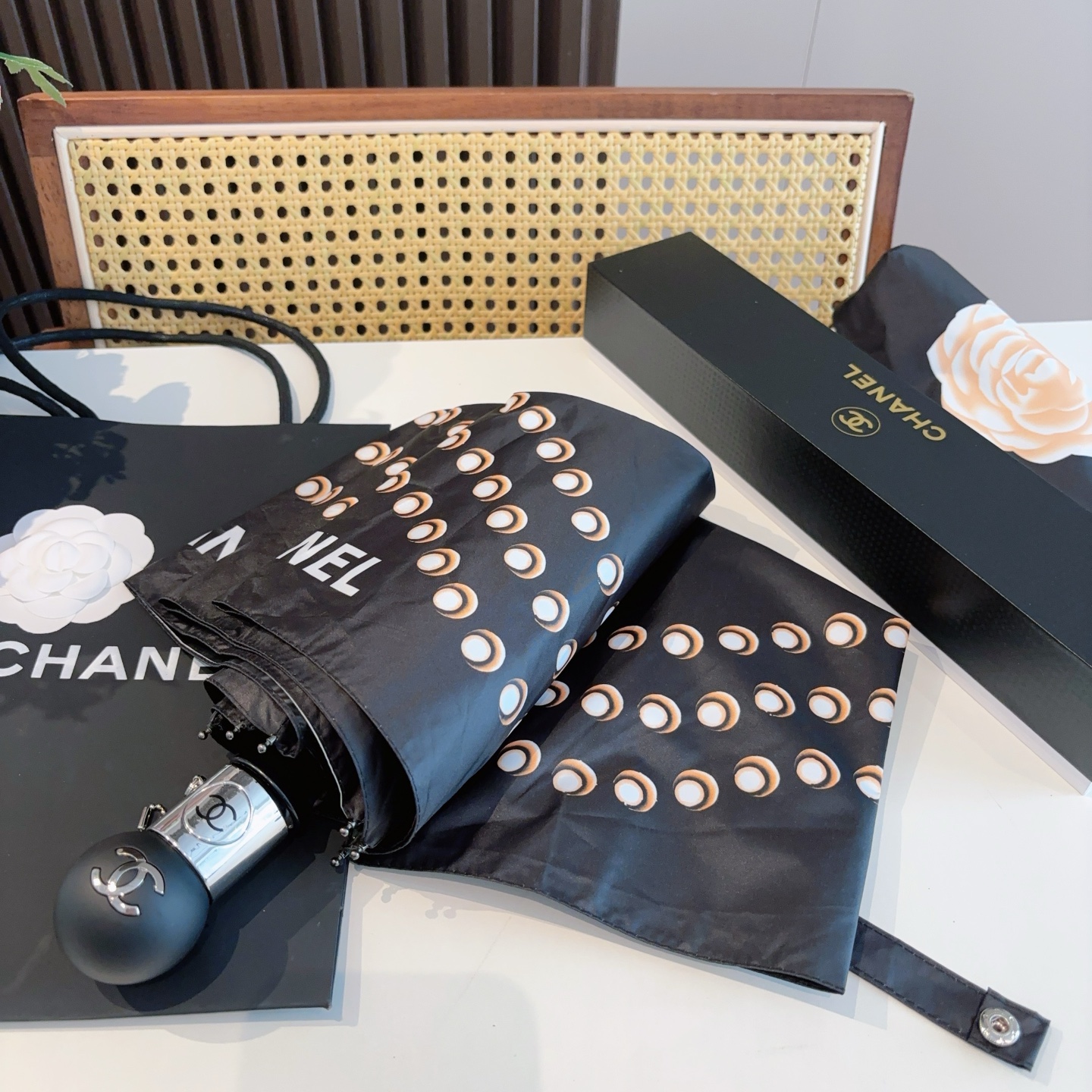  CHANEL香奈儿 三折自动折叠晴雨伞  时尚原单代工品质 细节精致 看得见的品质 打破一成不变 色泽