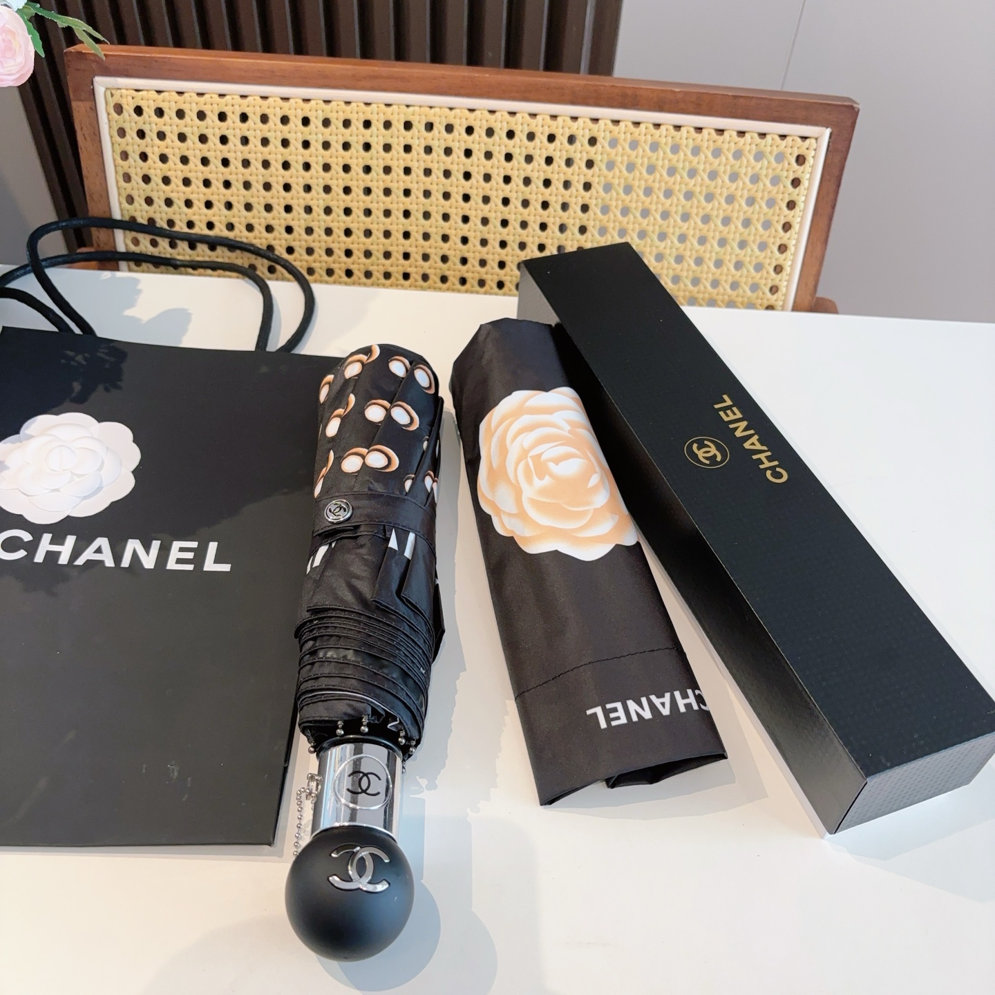  CHANEL香奈儿 三折自动折叠晴雨伞  时尚原单代工品质 细节精致 看得见的品质 打破一成不变 色泽