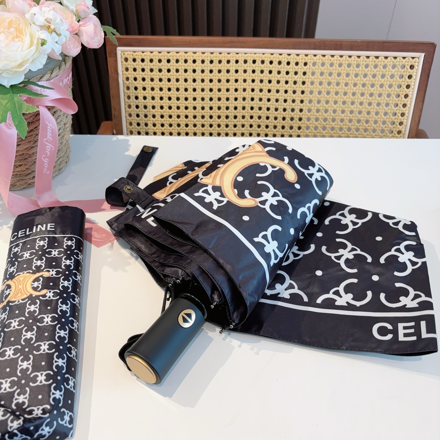  Céline 赛琳 凯旋门新款 三折自动折叠晴雨伞 选用台湾进口UV防紫外线伞布 原单代工级品质 2色