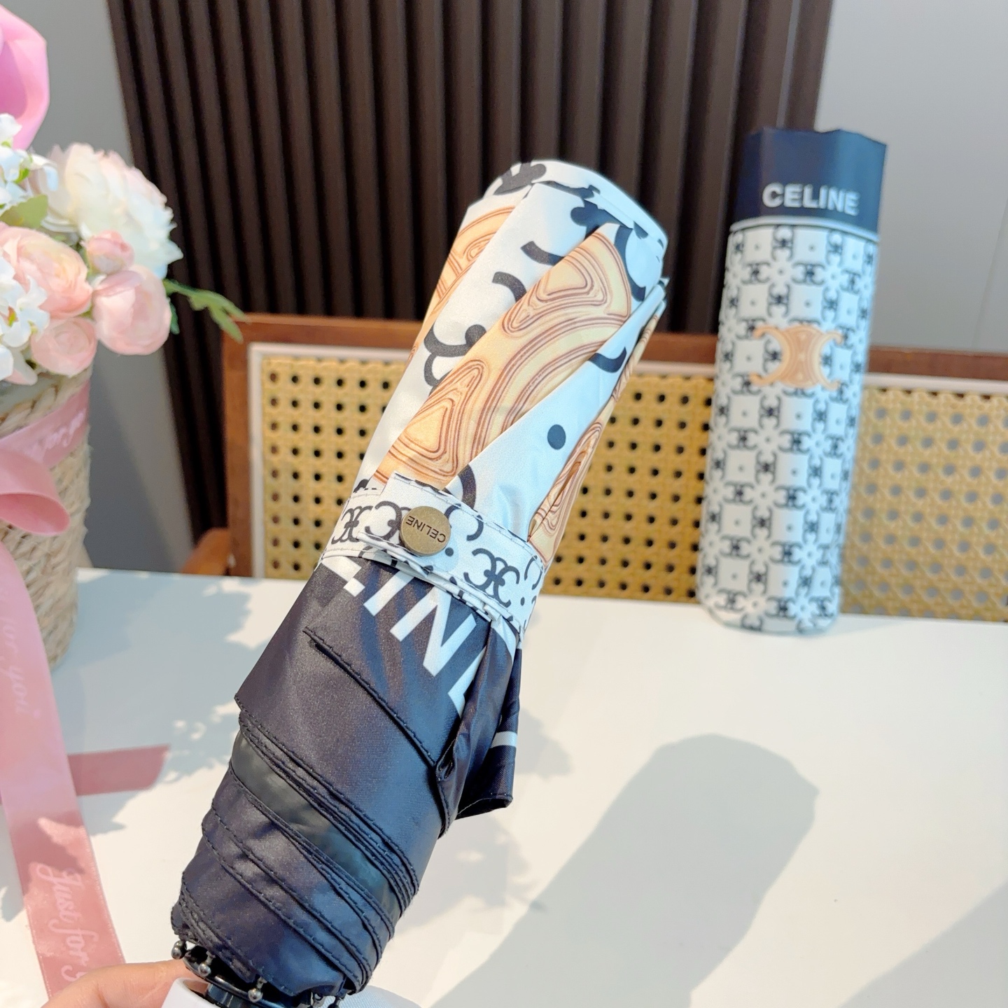  Céline 赛琳 凯旋门新款 三折自动折叠晴雨伞 选用台湾进口UV防紫外线伞布 原单代工级品质 2色