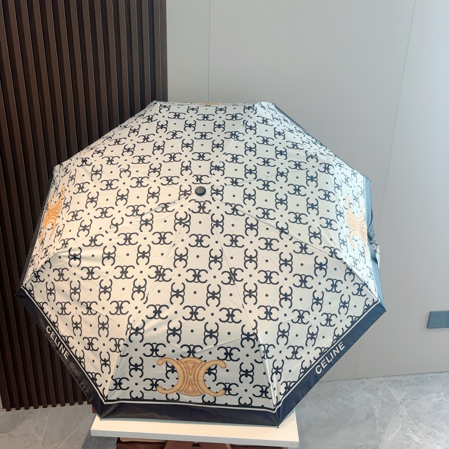  Céline 赛琳 凯旋门新款 三折自动折叠晴雨伞 选用台湾进口UV防紫外线伞布 原单代工级品质 2色