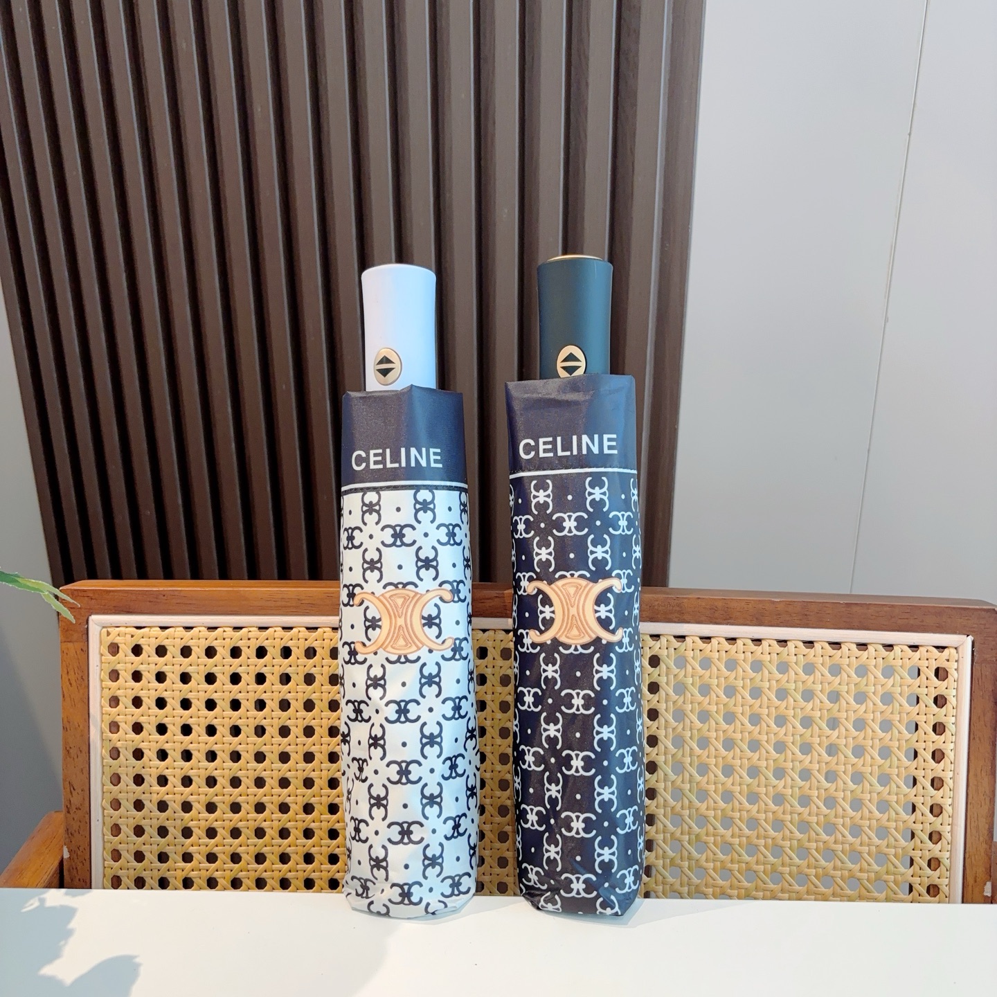  Céline 赛琳 凯旋门新款 三折自动折叠晴雨伞 选用台湾进口UV防紫外线伞布 原单代工级品质 2色