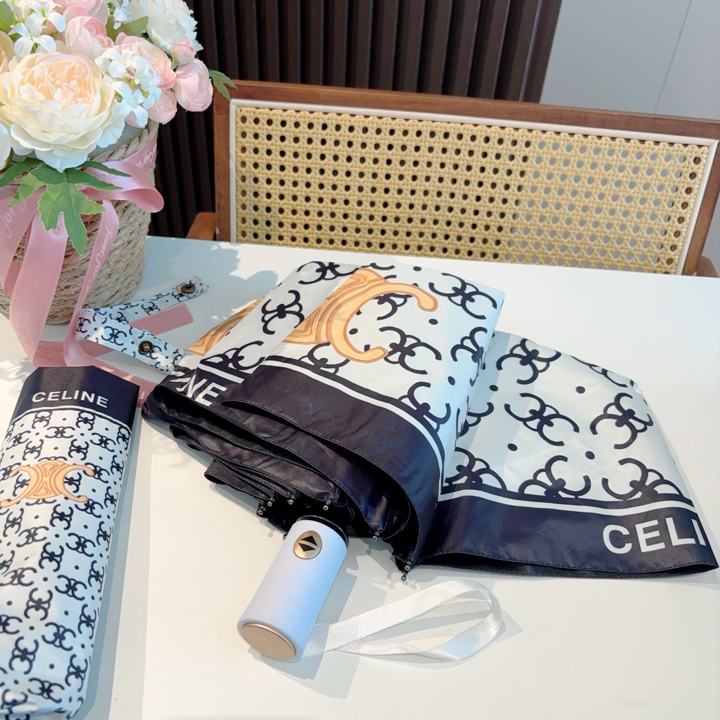  Céline 赛琳 凯旋门新款 三折自动折叠晴雨伞 选用台湾进口UV防紫外线伞布 原单代工级品质 2色