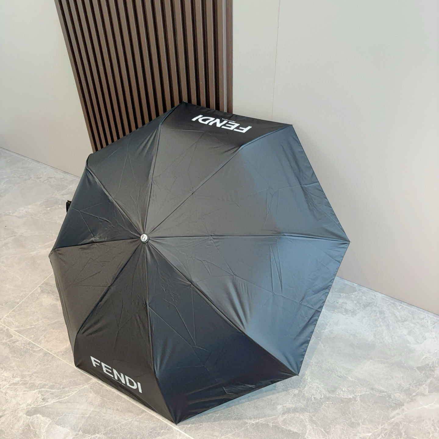  FENDI（芬迪）三折自动折叠晴雨伞 年度最新火爆单品  原单代工级品质 第一代210T碰击布防嗮拒水