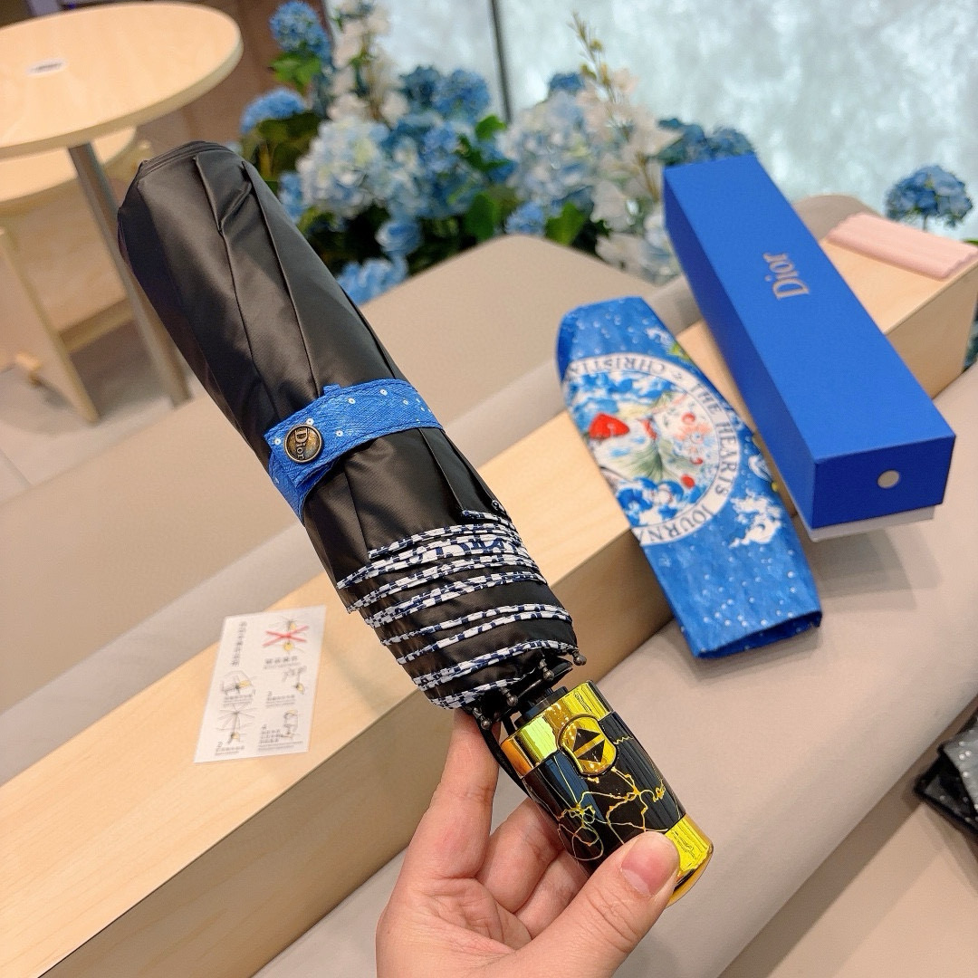   DIOR（迪奥） 三折自动折叠晴雨伞  时尚原单代工品质 细节精致 看得见的品质 打破一成不变 色泽
