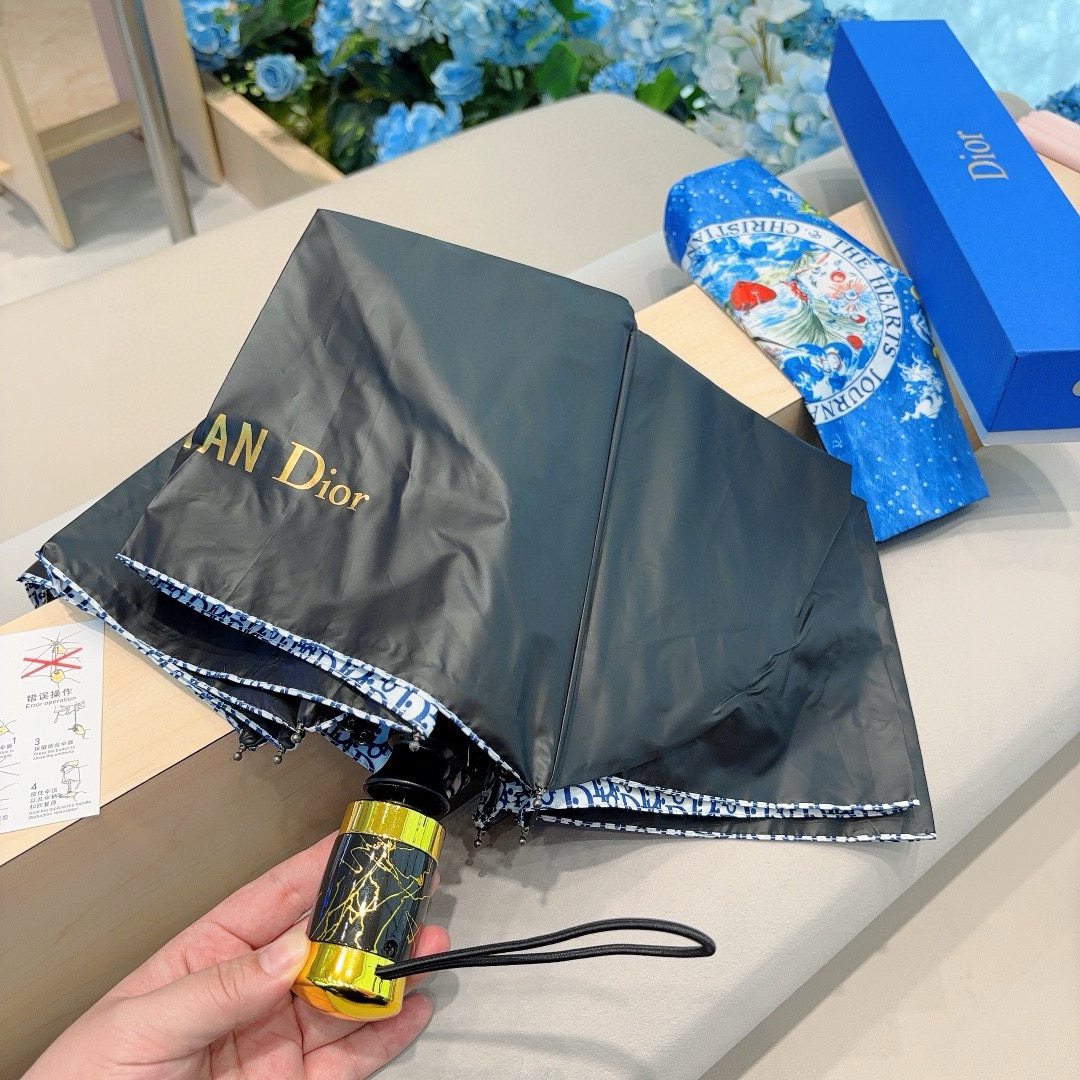   DIOR（迪奥） 三折自动折叠晴雨伞  时尚原单代工品质 细节精致 看得见的品质 打破一成不变 色泽