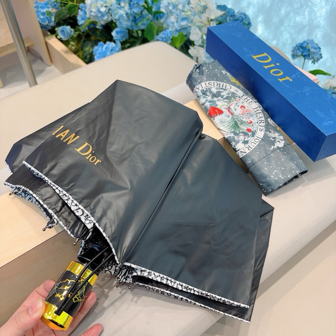   DIOR（迪奥） 三折自动折叠晴雨伞  时尚原单代工品质 细节精致 看得见的品质 打破一成不变 色泽