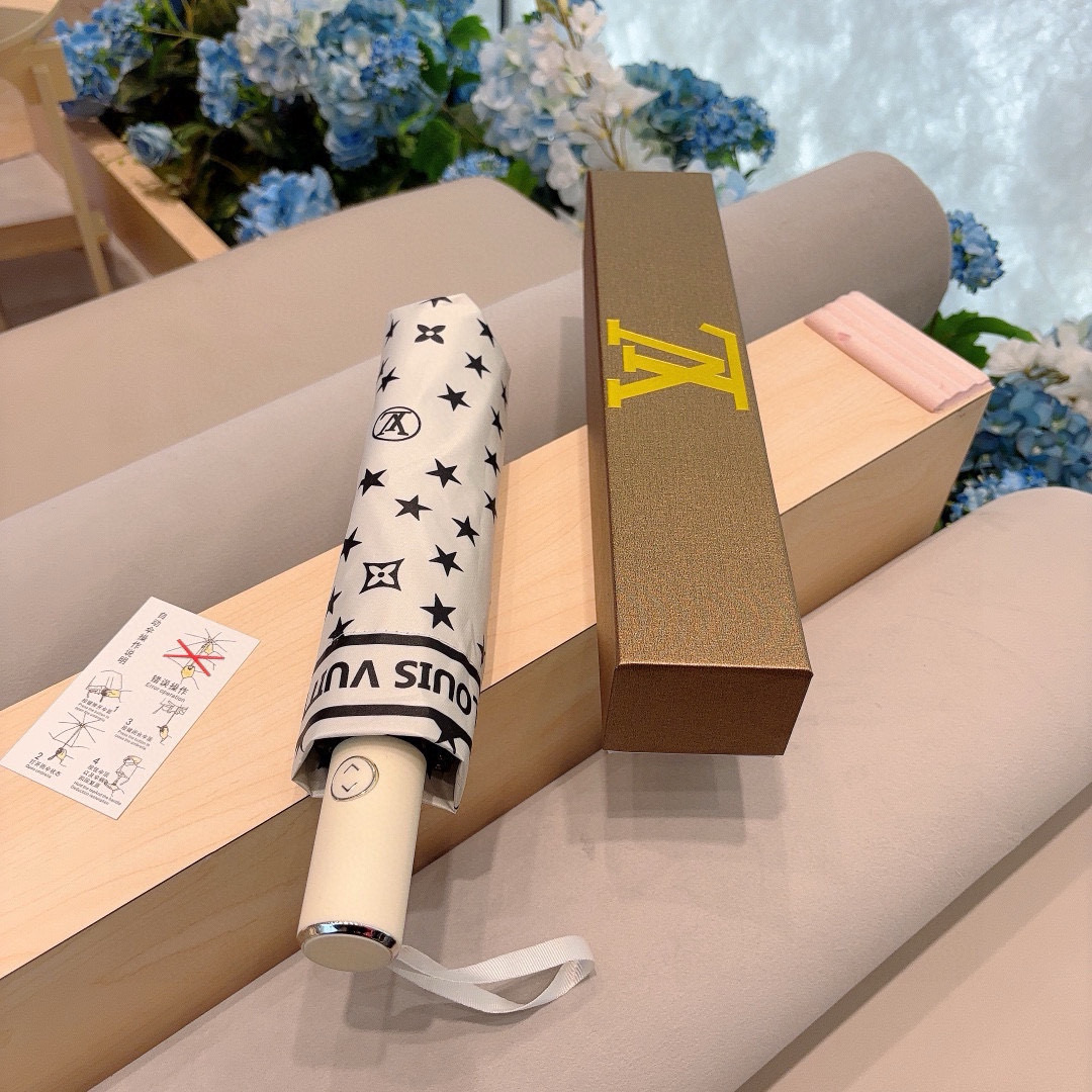  LOUIS VUITTON （路易威登）新款 星星 三折自动折叠晴雨伞 新涂层技术深色伞面 拥有令人惊