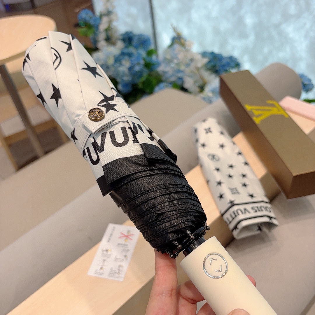  LOUIS VUITTON （路易威登）新款 星星 三折自动折叠晴雨伞 新涂层技术深色伞面 拥有令人惊