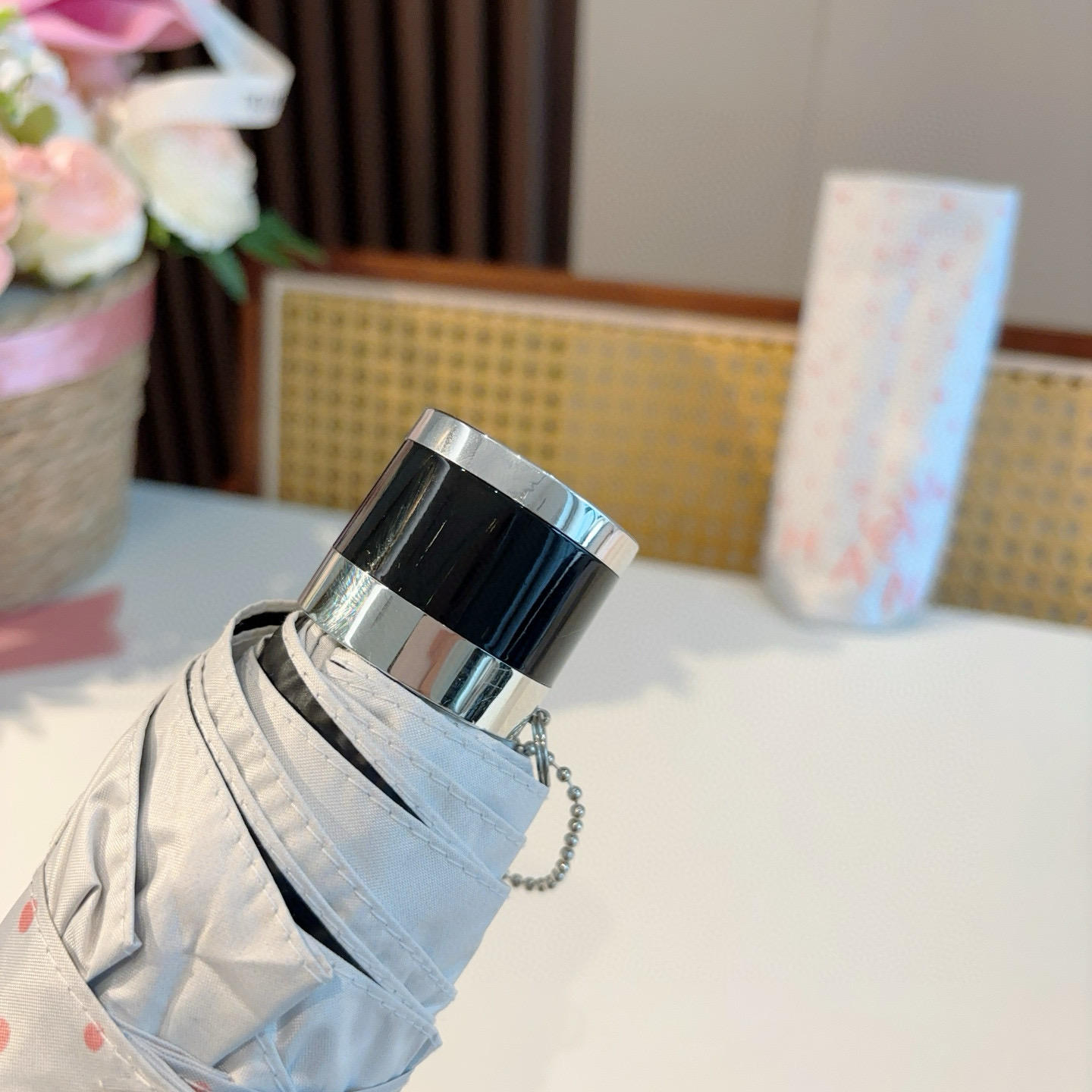  CHANEL（香奈儿）五折手动折叠晴雨伞 选用台湾进口UV防紫外线伞布 原单代工级品质  🌹