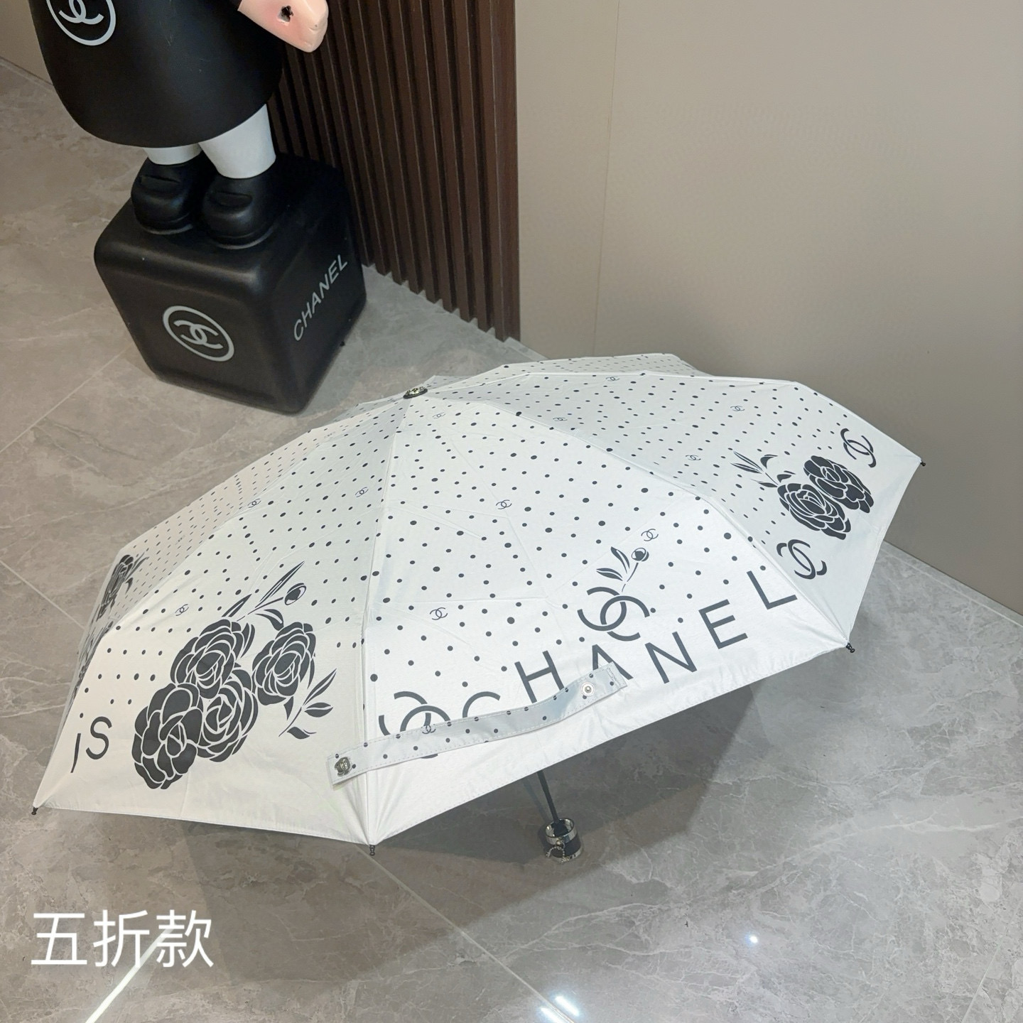  CHANEL（香奈儿）五折手动折叠晴雨伞 选用台湾进口UV防紫外线伞布 原单代工级品质  🌹