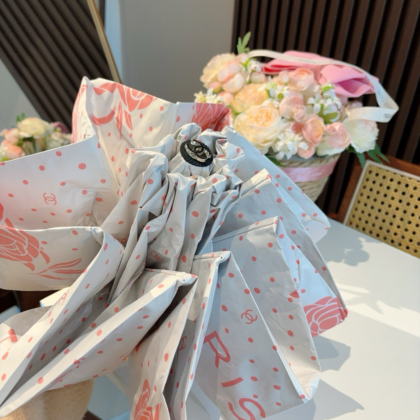  CHANEL（香奈儿）五折手动折叠晴雨伞 选用台湾进口UV防紫外线伞布 原单代工级品质  🌹
