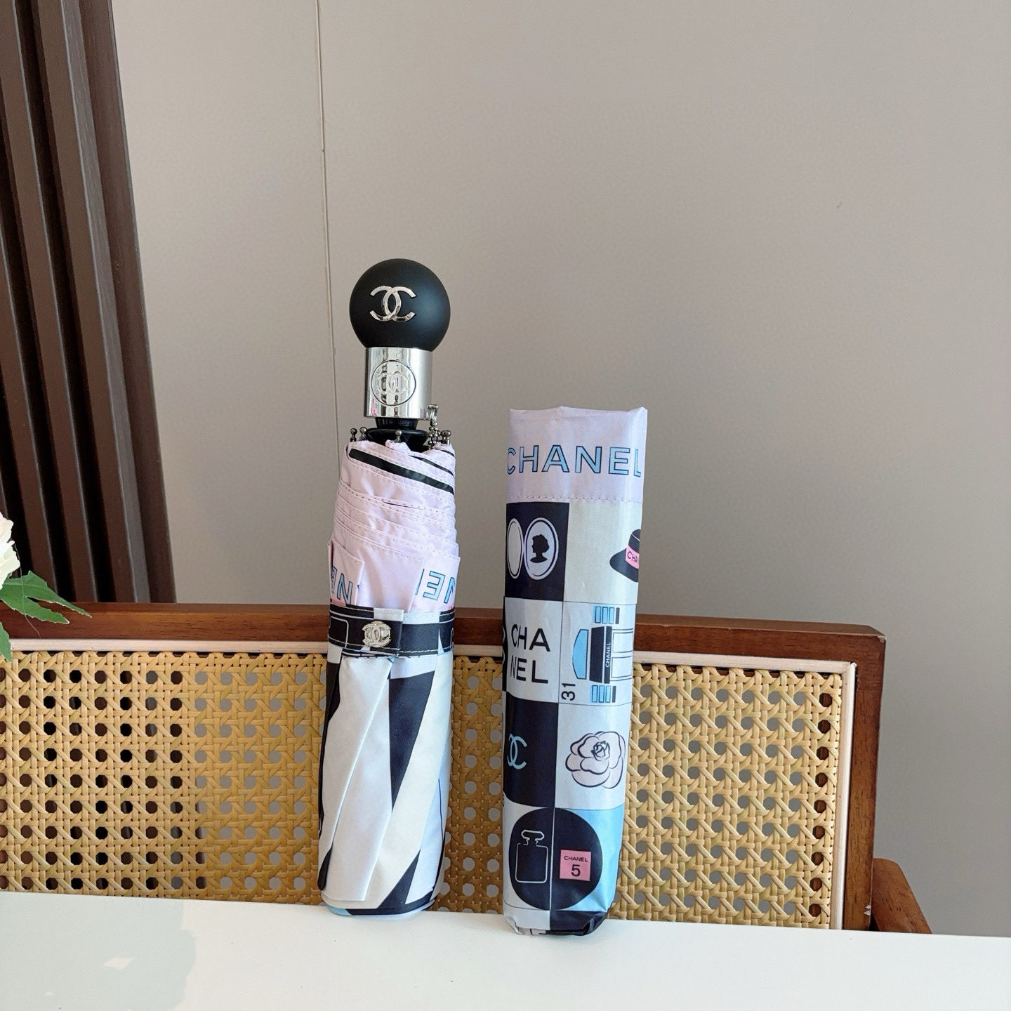  CHANEL（香奈儿）三折自动折叠晴雨伞 选用台湾进口UV防紫外线伞布 原单代工级品质  