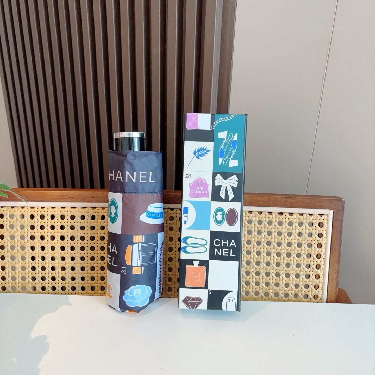  CHANEL（香奈儿）五折手动折叠晴雨伞 选用台湾进口UV防紫外线伞布 原单代工级品质  🌹