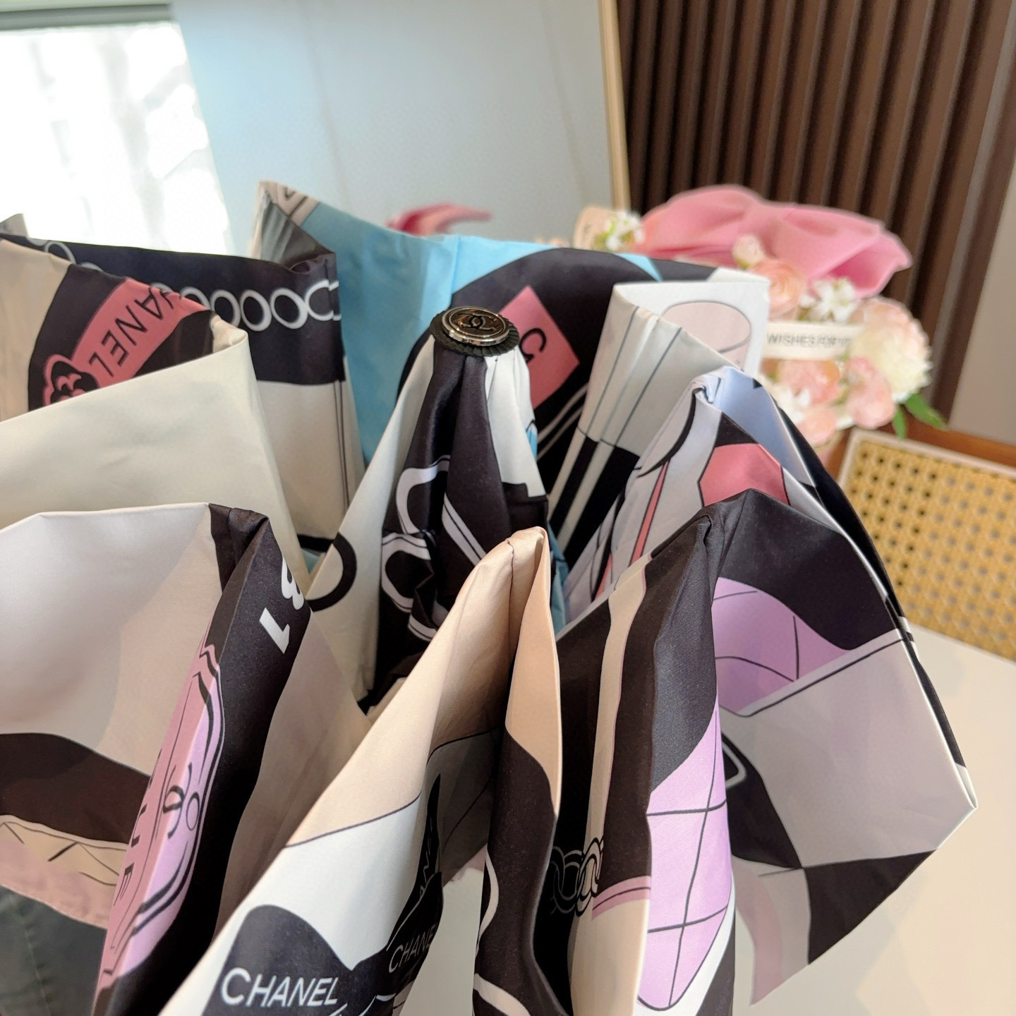  CHANEL（香奈儿）三折自动折叠晴雨伞 选用台湾进口UV防紫外线伞布 原单代工级品质  
