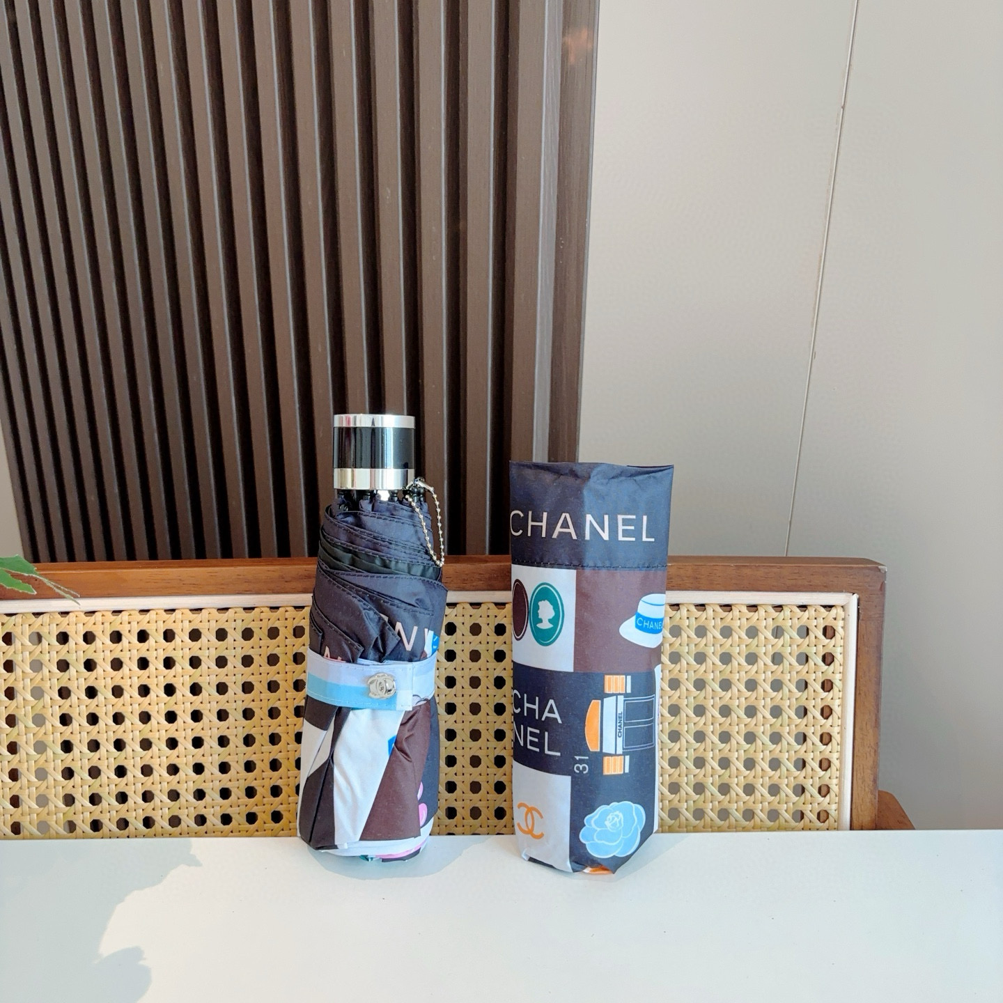  CHANEL（香奈儿）五折手动折叠晴雨伞 选用台湾进口UV防紫外线伞布 原单代工级品质  🌹