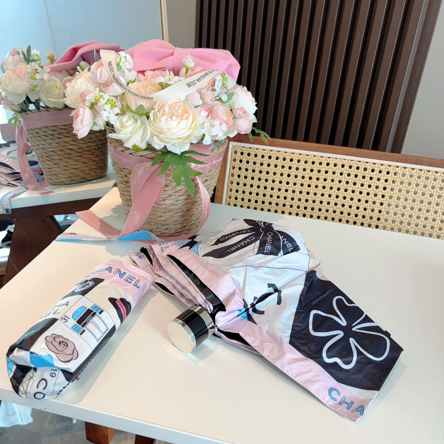  CHANEL（香奈儿）五折手动折叠晴雨伞 选用台湾进口UV防紫外线伞布 原单代工级品质  🌹