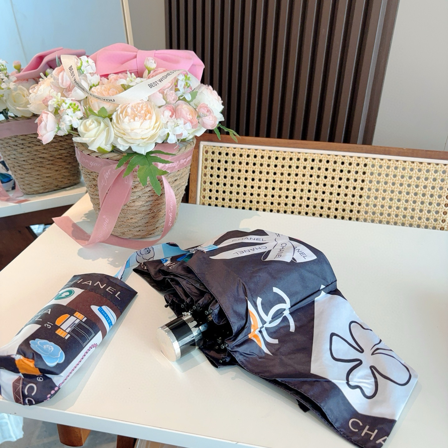  CHANEL（香奈儿）五折手动折叠晴雨伞 选用台湾进口UV防紫外线伞布 原单代工级品质  🌹