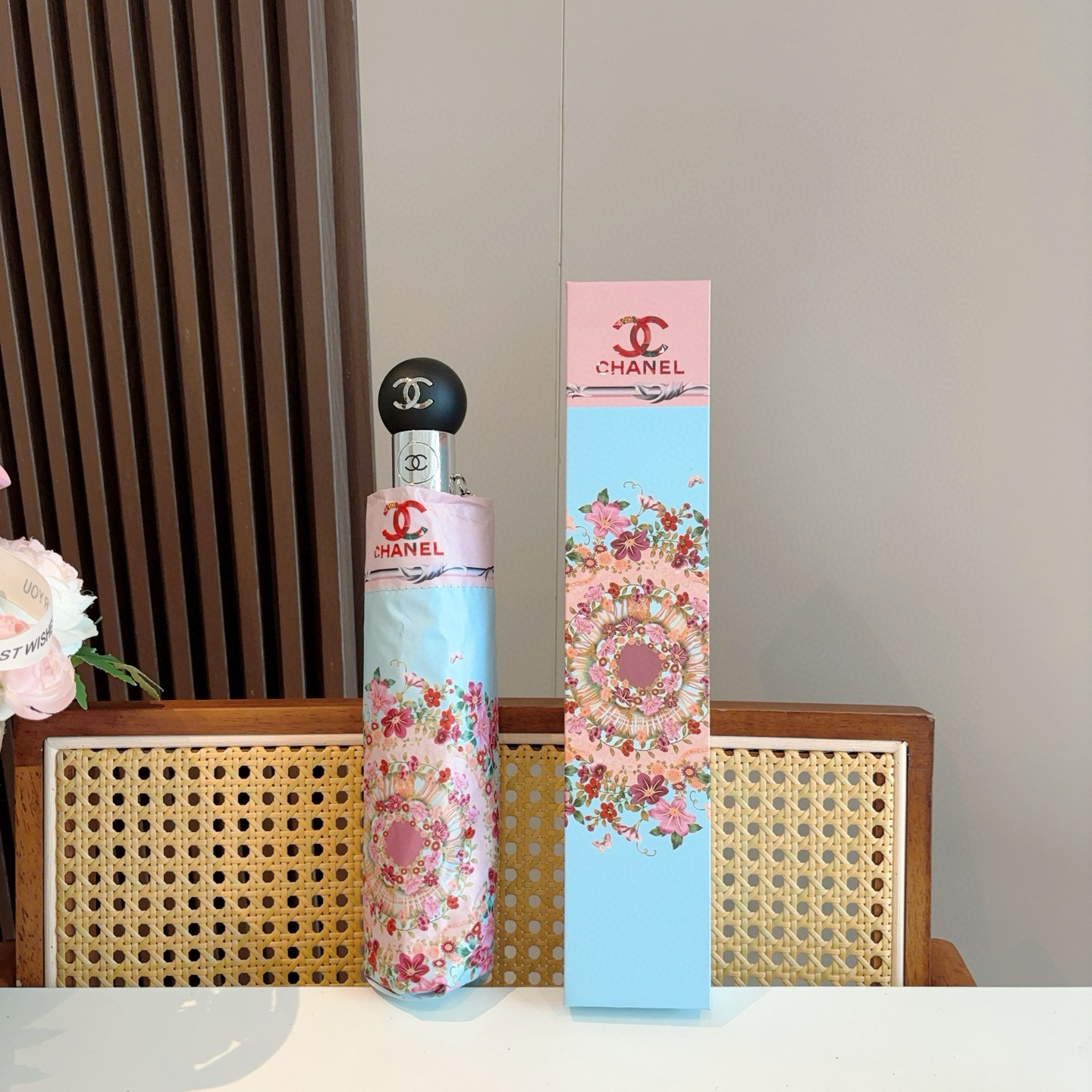 CHANEL（香奈儿）三折手开折叠晴雨伞 做工精细 气质 时尚 炒鸡好看！防紫外线 人手必备 ！