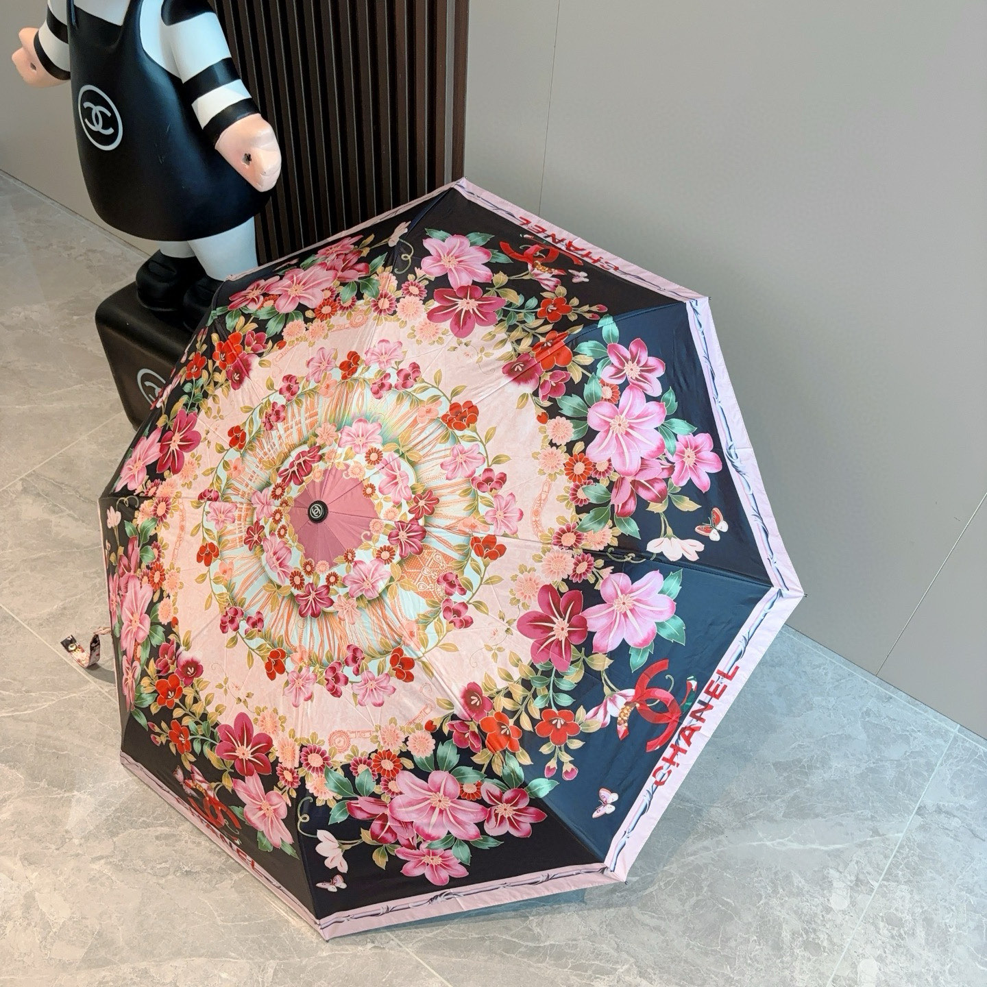 CHANEL（香奈儿）三折手开折叠晴雨伞 做工精细 气质 时尚 炒鸡好看！防紫外线 人手必备 ！