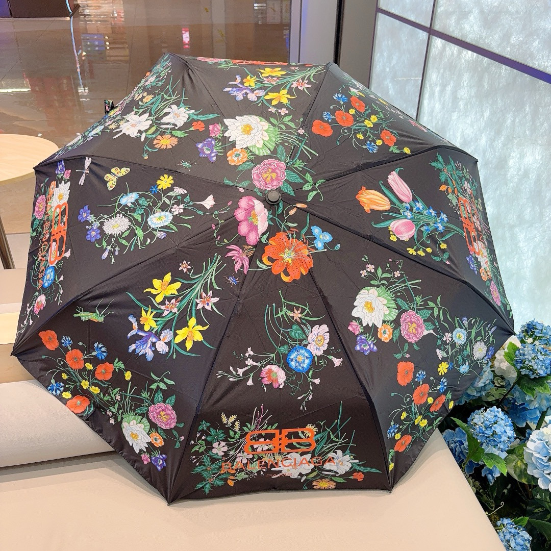  巴黎世家（Balenciaga） 新款三折自动折叠晴雨伞 火爆来袭 夏日里的小清新 高效阻隔紫外线涂层