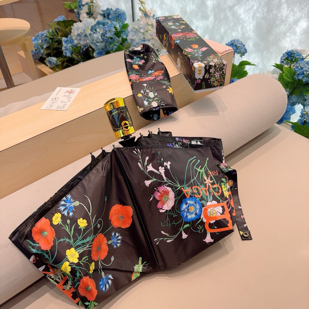  巴黎世家（Balenciaga） 新款三折自动折叠晴雨伞 火爆来袭 夏日里的小清新 高效阻隔紫外线涂层